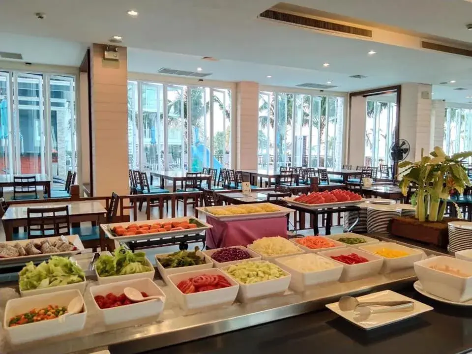Restaurant/Places to Eat in Saisawan Beach Resort