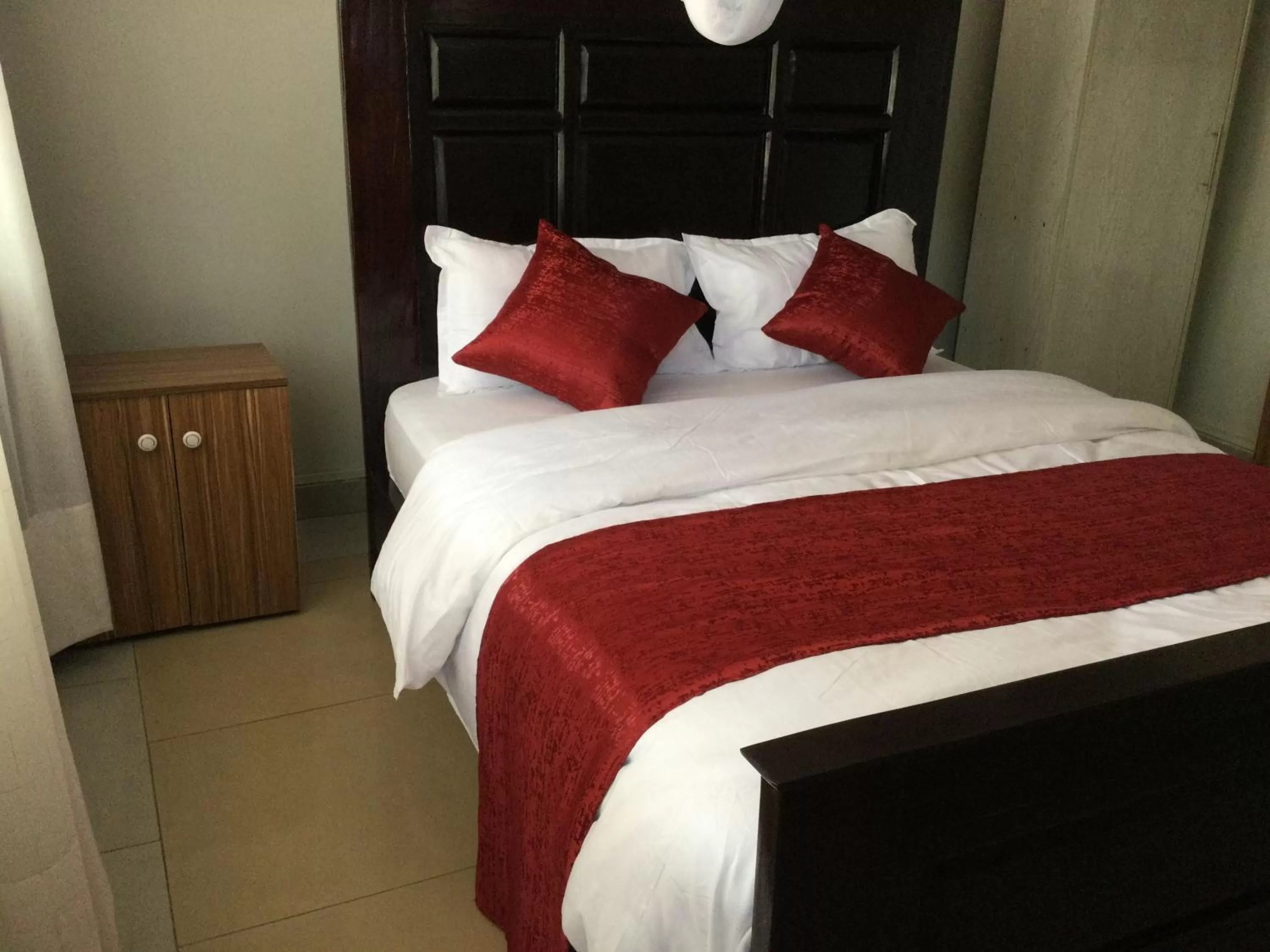 Bed in Milimani Comfort