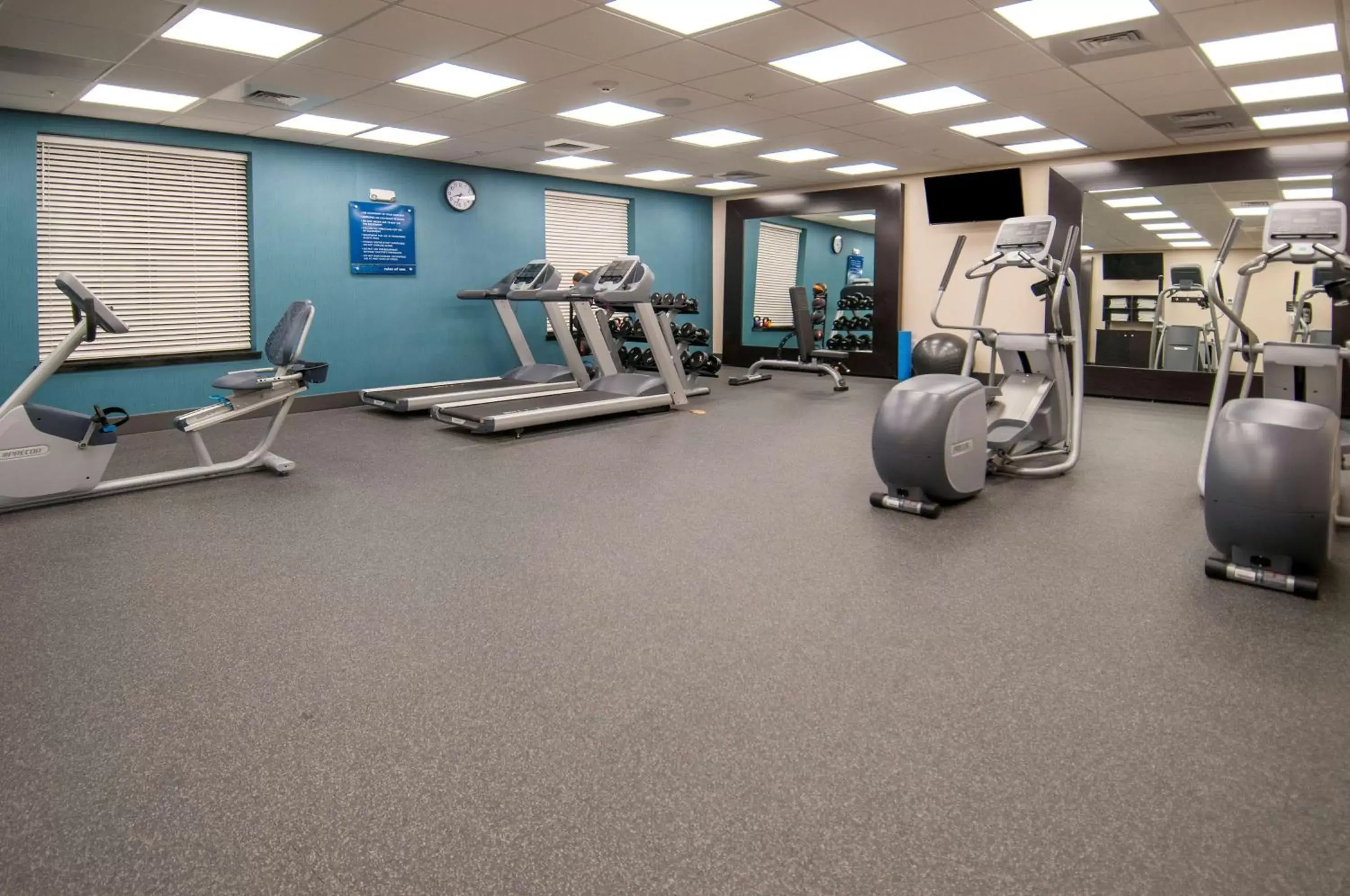 Fitness centre/facilities in Hampton Inn & Suites Ridgeland Fitness centre/facilities in Hampton Inn & Suites Ridgeland
