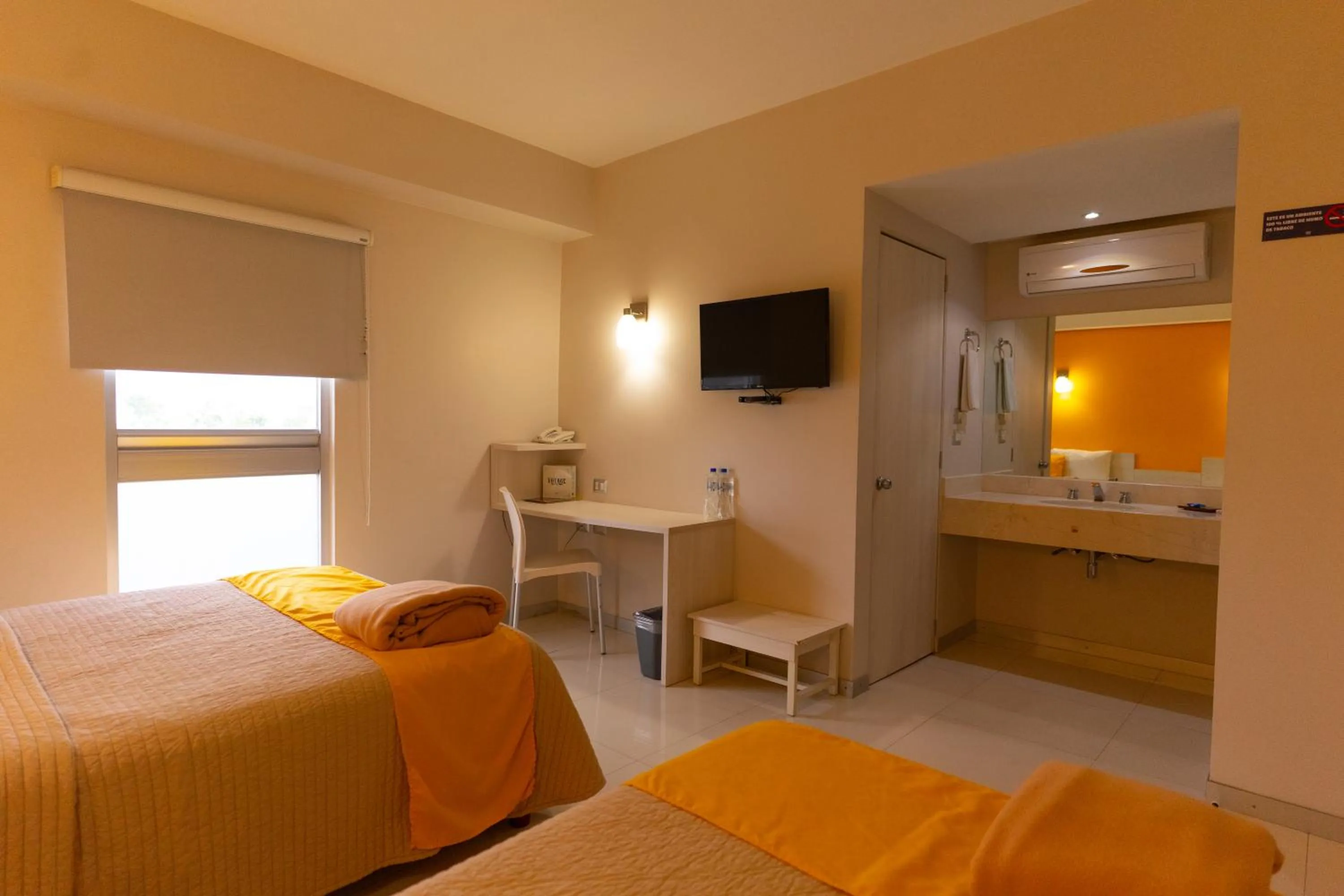 Photo of the whole room, Bed in SC HOTEL