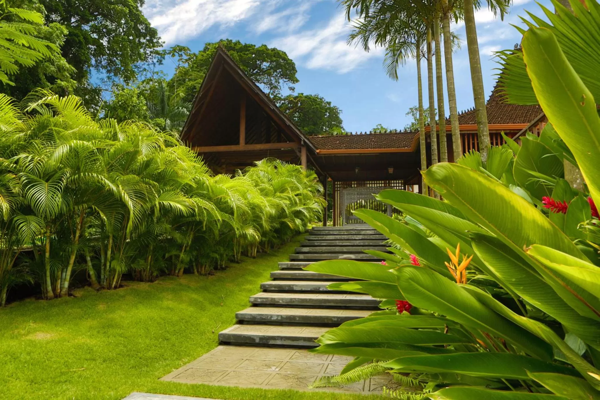 Facade/entrance in La Coralina Island House