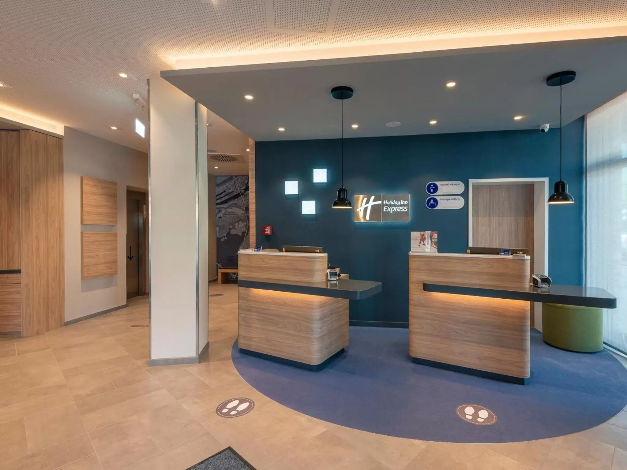 Lobby or reception, Lobby/Reception in Holiday Inn Express - Offenbach, an IHG Hotel