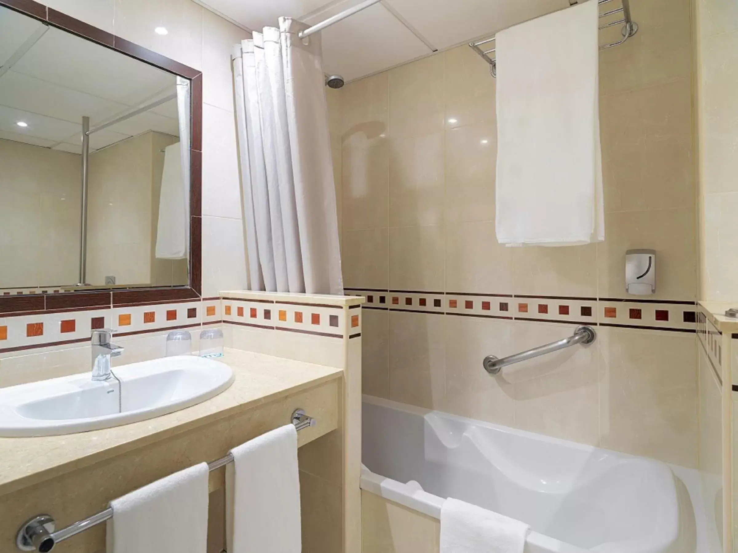 Bathroom in FERGUS Puerto de la Cruz Bathroom in FERGUS Puerto de la Cruz