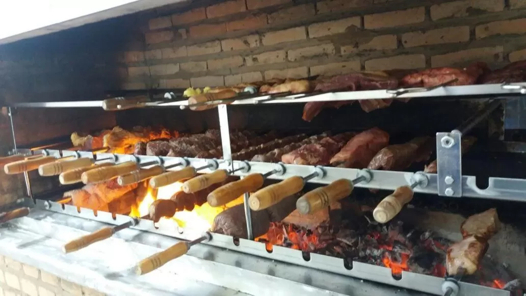 Restaurant/places to eat, BBQ Facilities in Pousada Carlitos