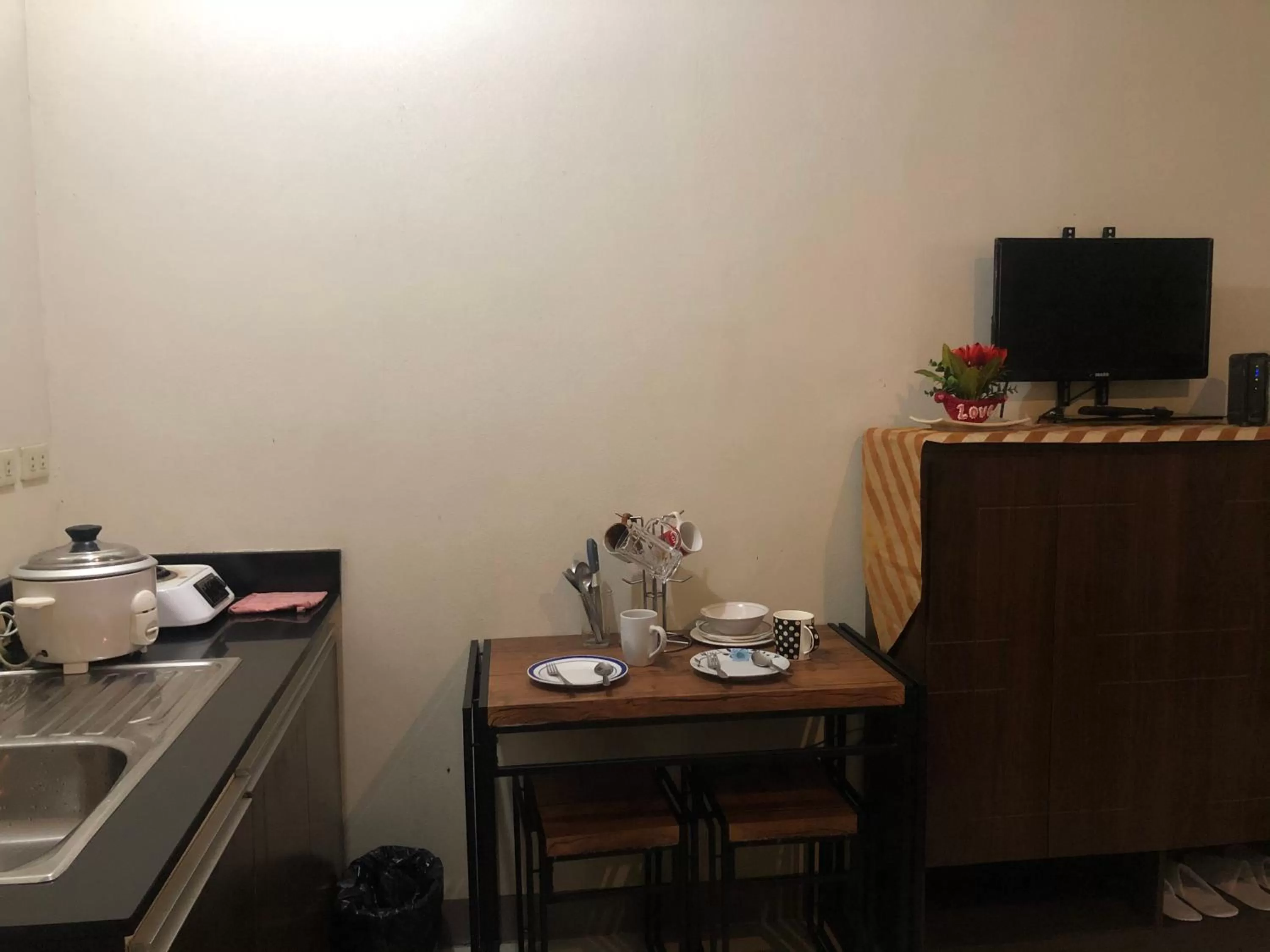 Kitchen or kitchenette in Your City•Home Apartment