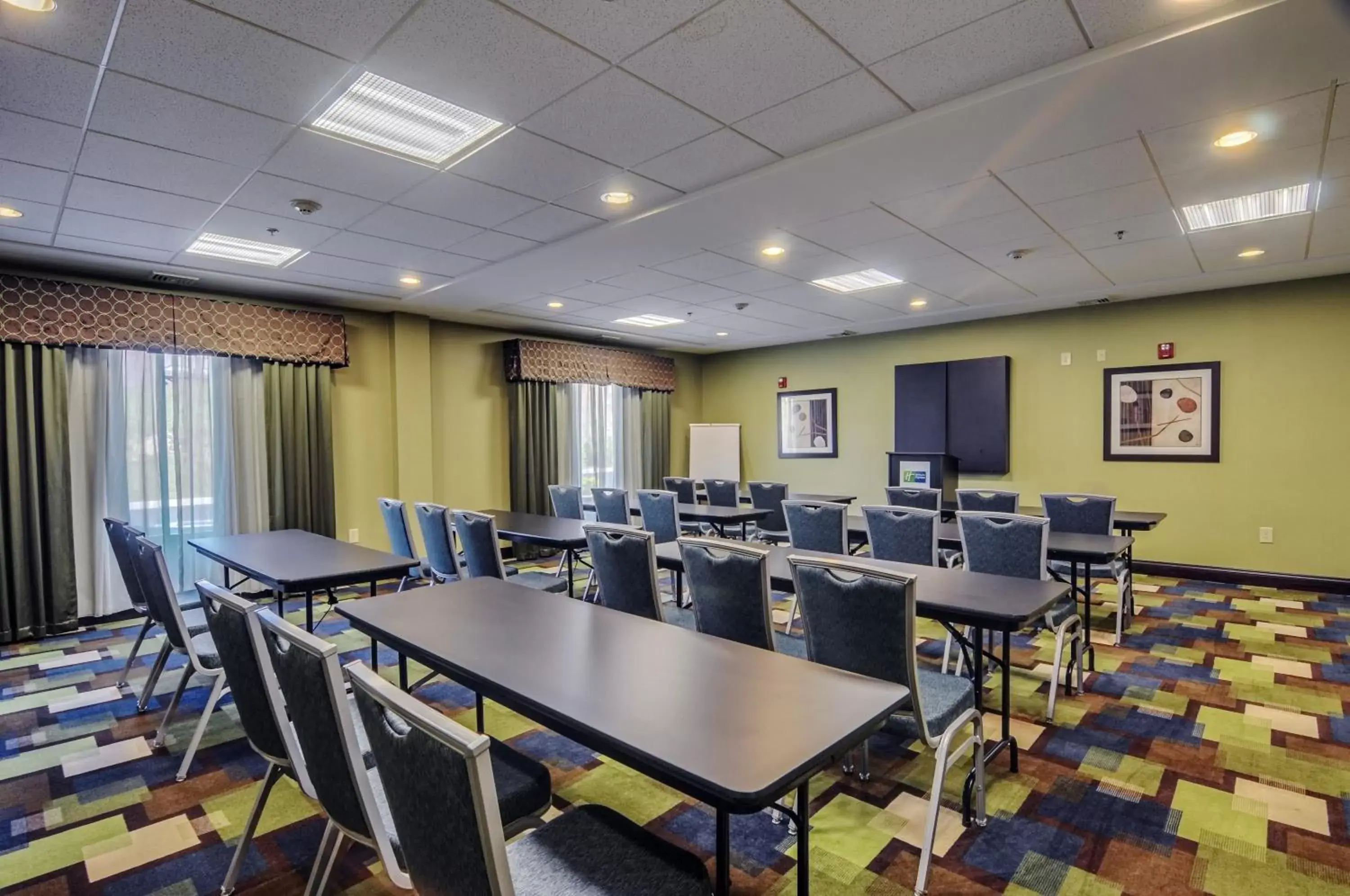 Meeting/conference room in Holiday Inn Express & Suites Wytheville, an IHG Hotel