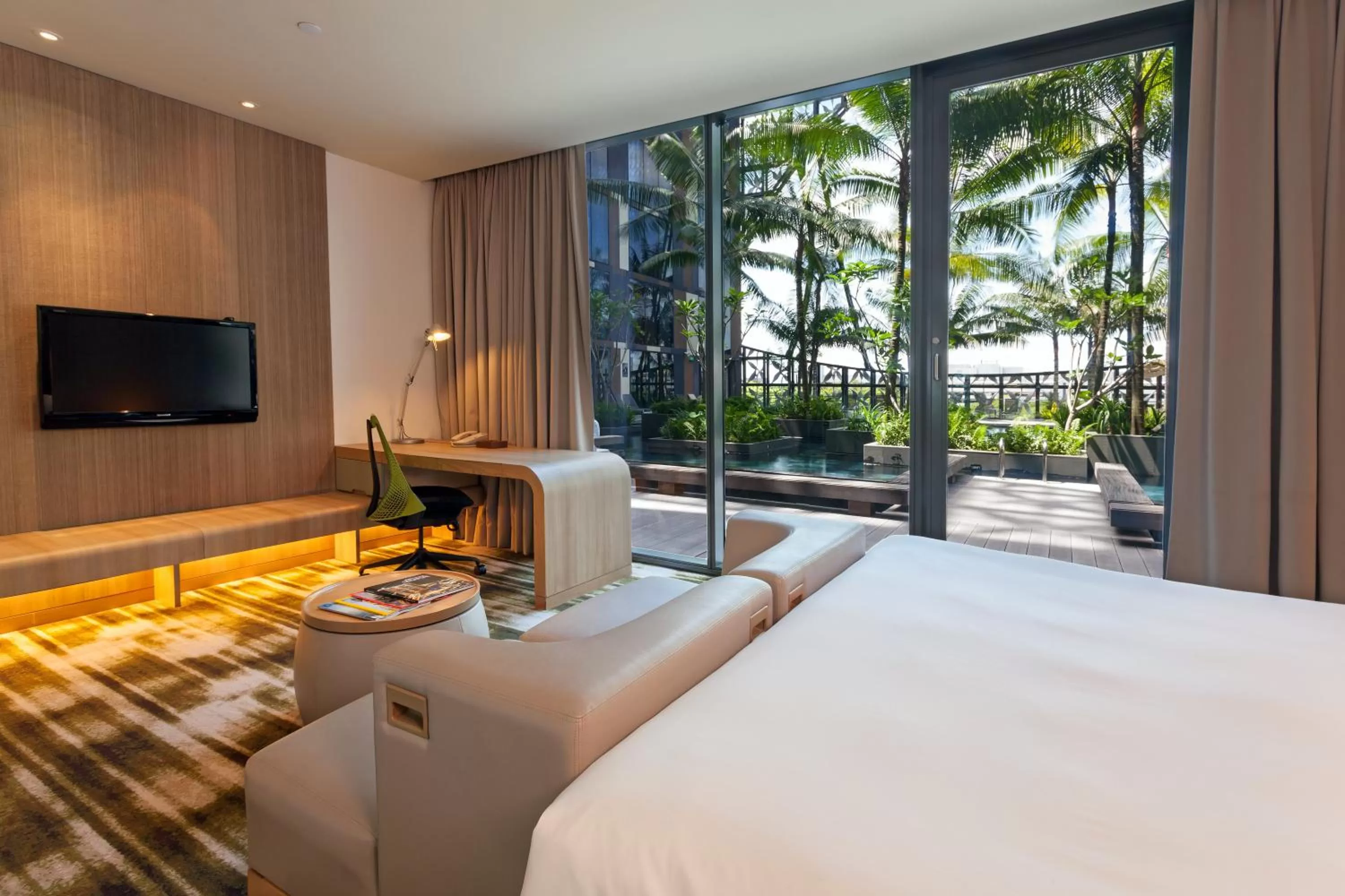 Photo of the whole room, Bed in Crowne Plaza Changi Airport by IHG