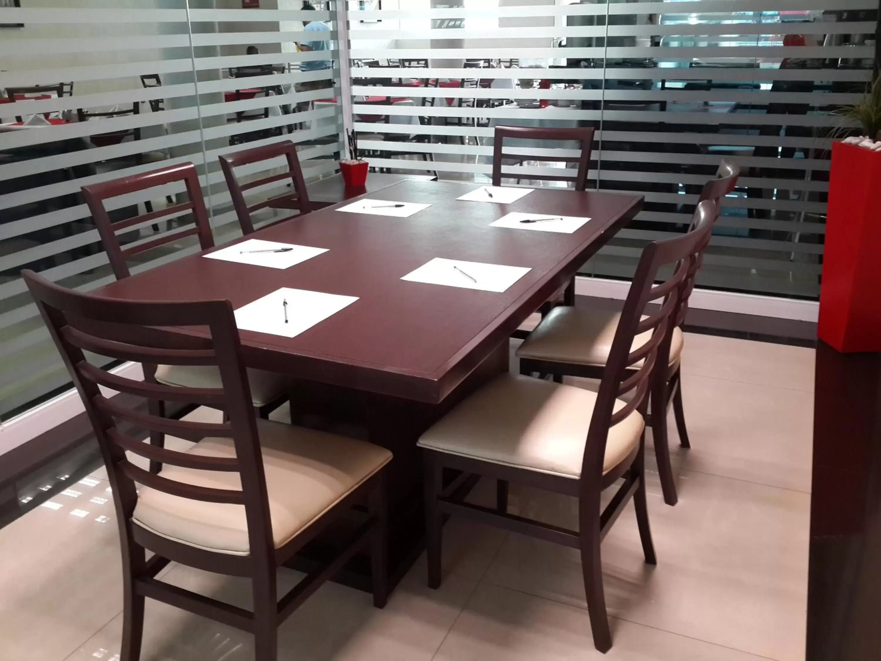 Business facilities in Hotel Portonovo Plaza Centro