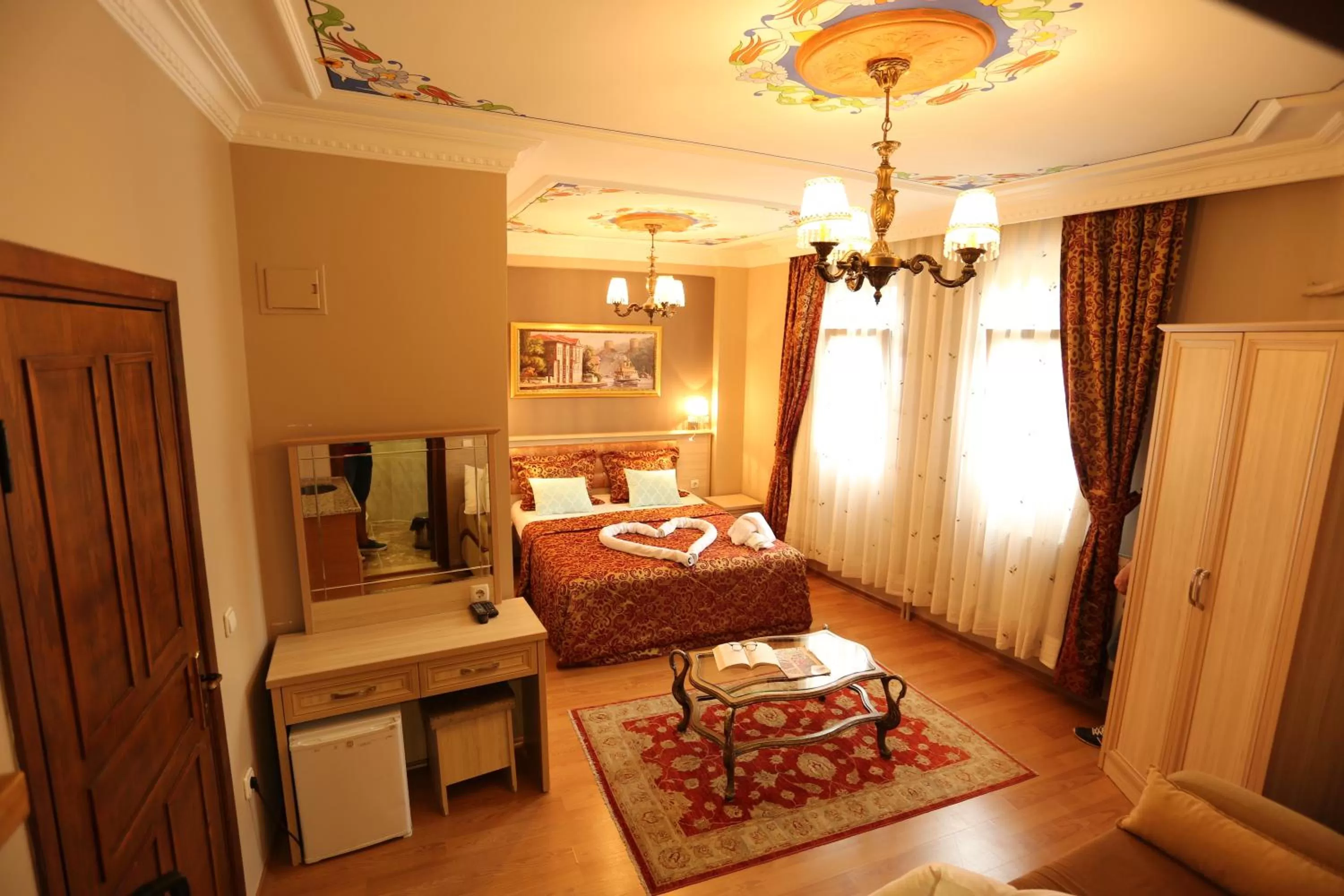 Photo of the whole room, Bed in Hotel Tashkonak Istanbul