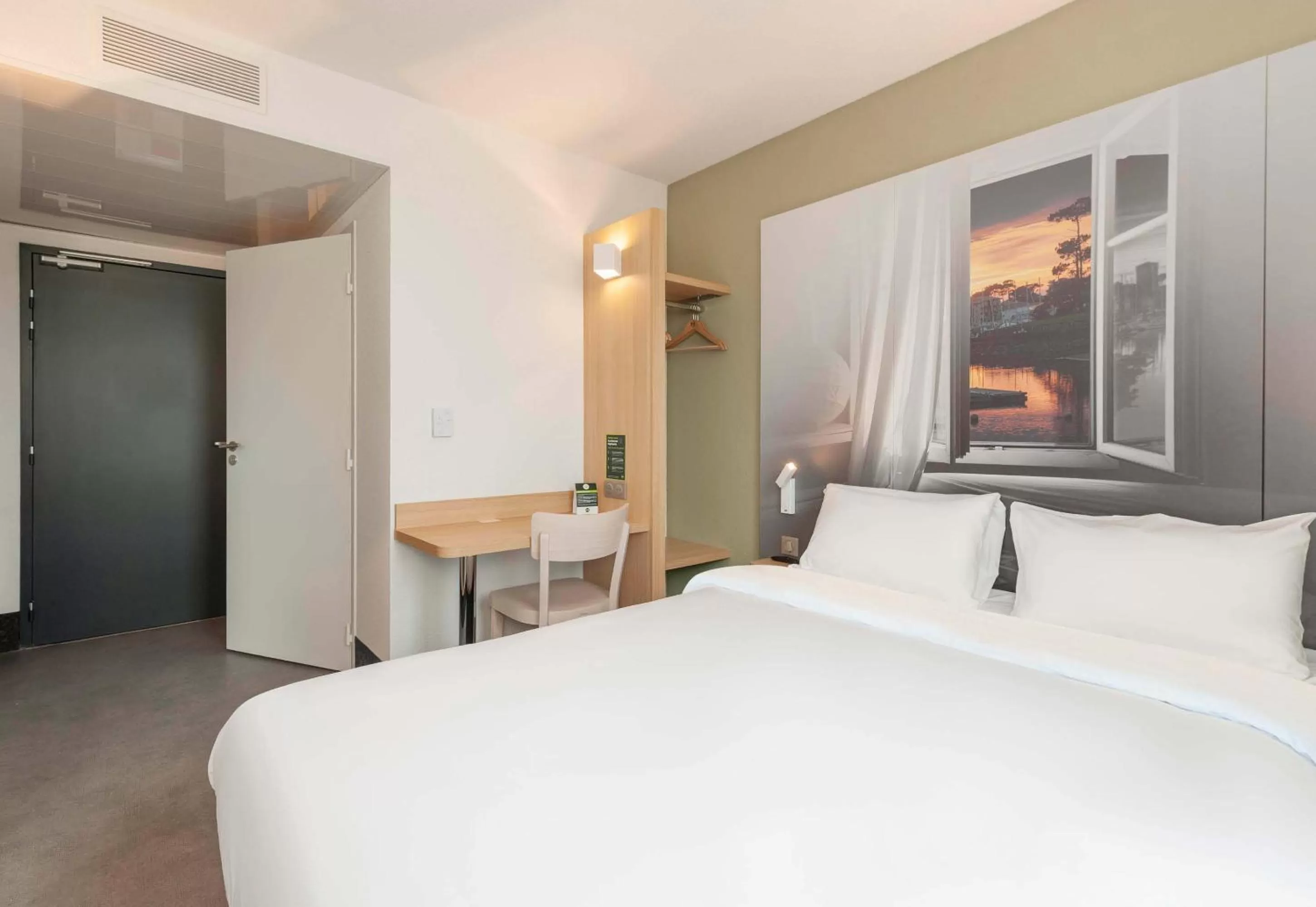 Bedroom, Bed in B&B HOTEL Saint-Geours-de-Maremne Hossegor