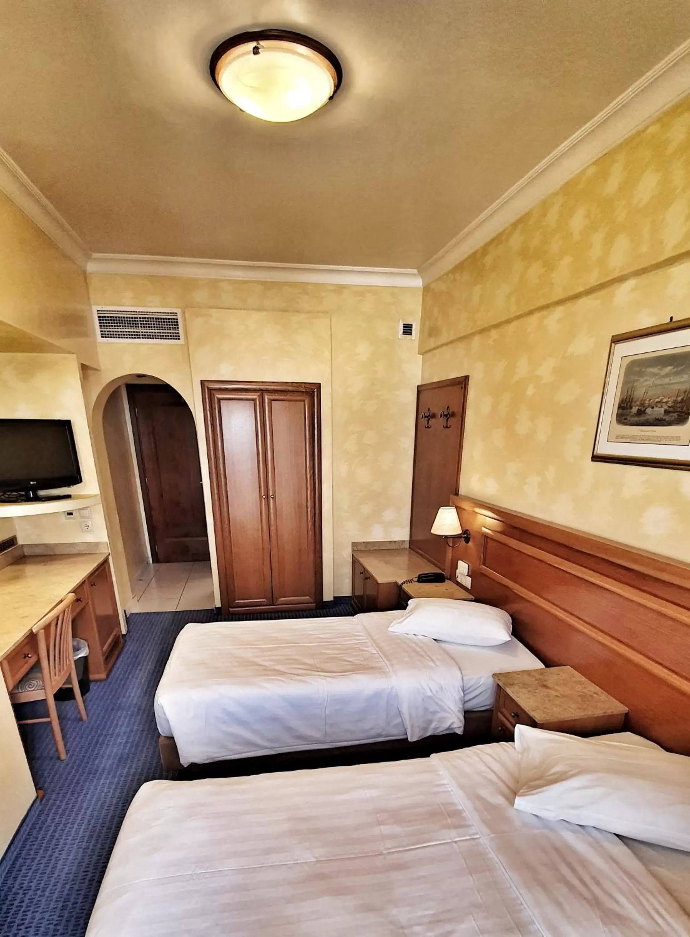 Bedroom, Bed in Noufara