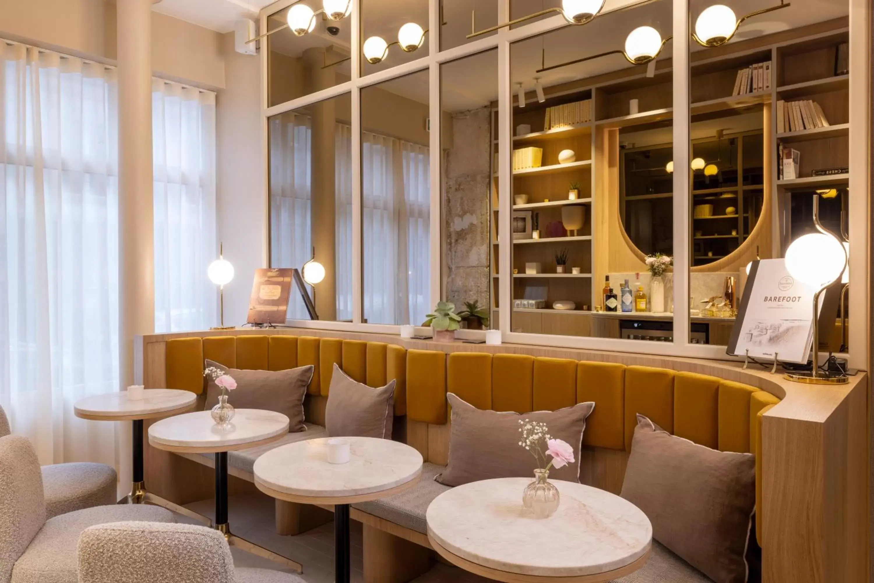Living room, Restaurant/Places to Eat in Hôtel Beige