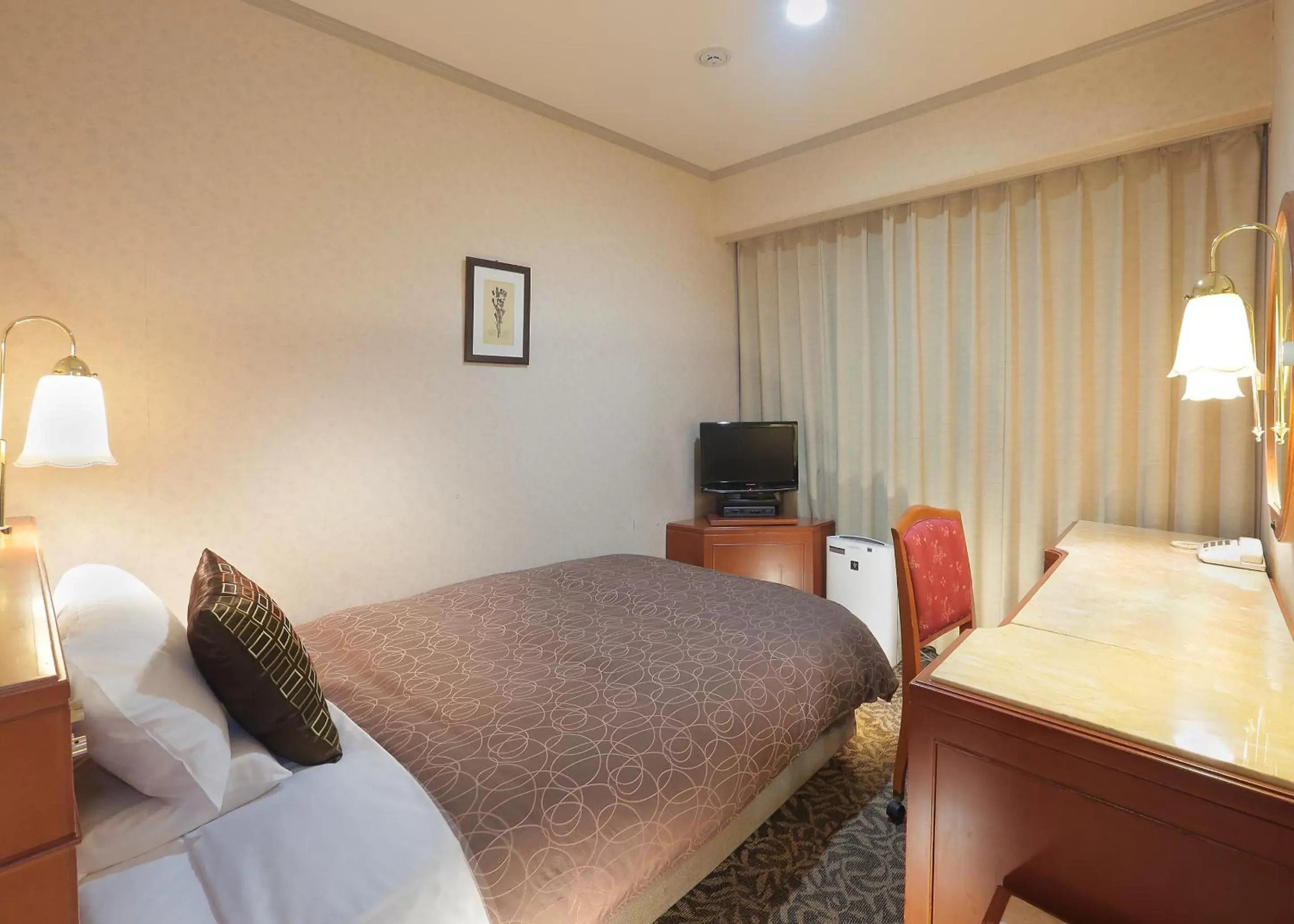 Photo of the whole room, Bed in Sasebo Washington Hotel