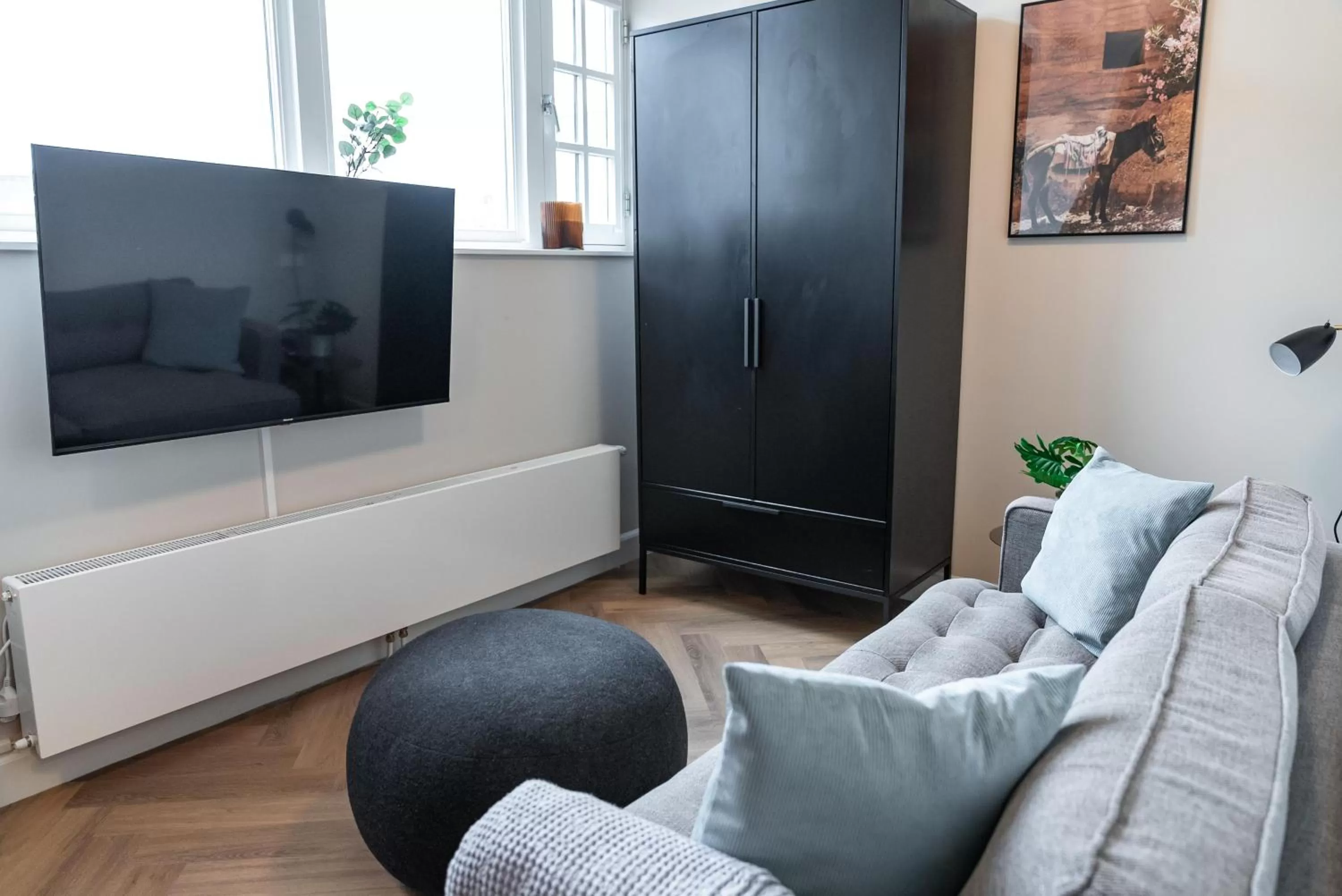 Living room in Limehome The Hague Keizerstraat