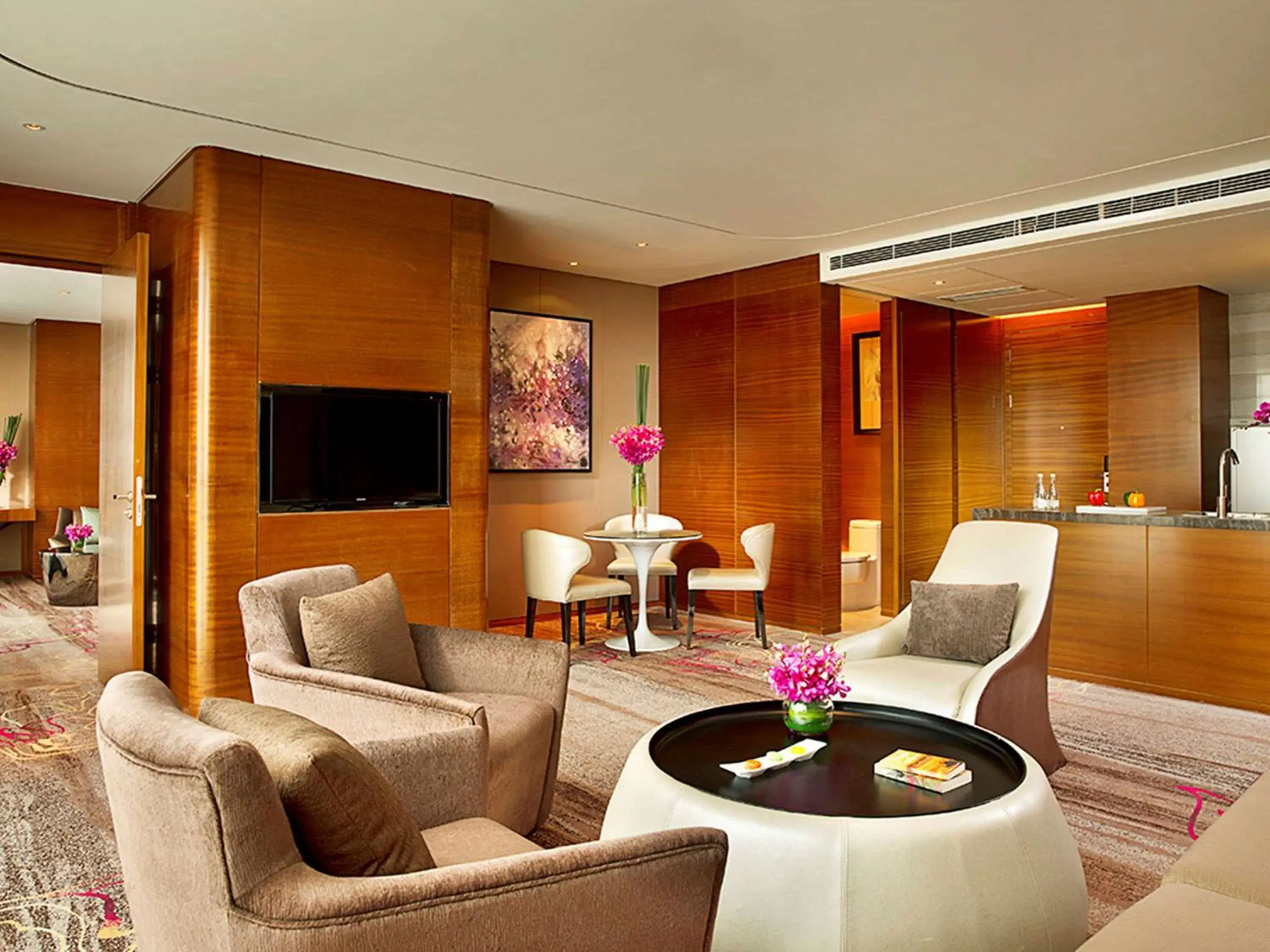 Photo of the whole room, Seating Area in Sofitel Nanjing Galaxy