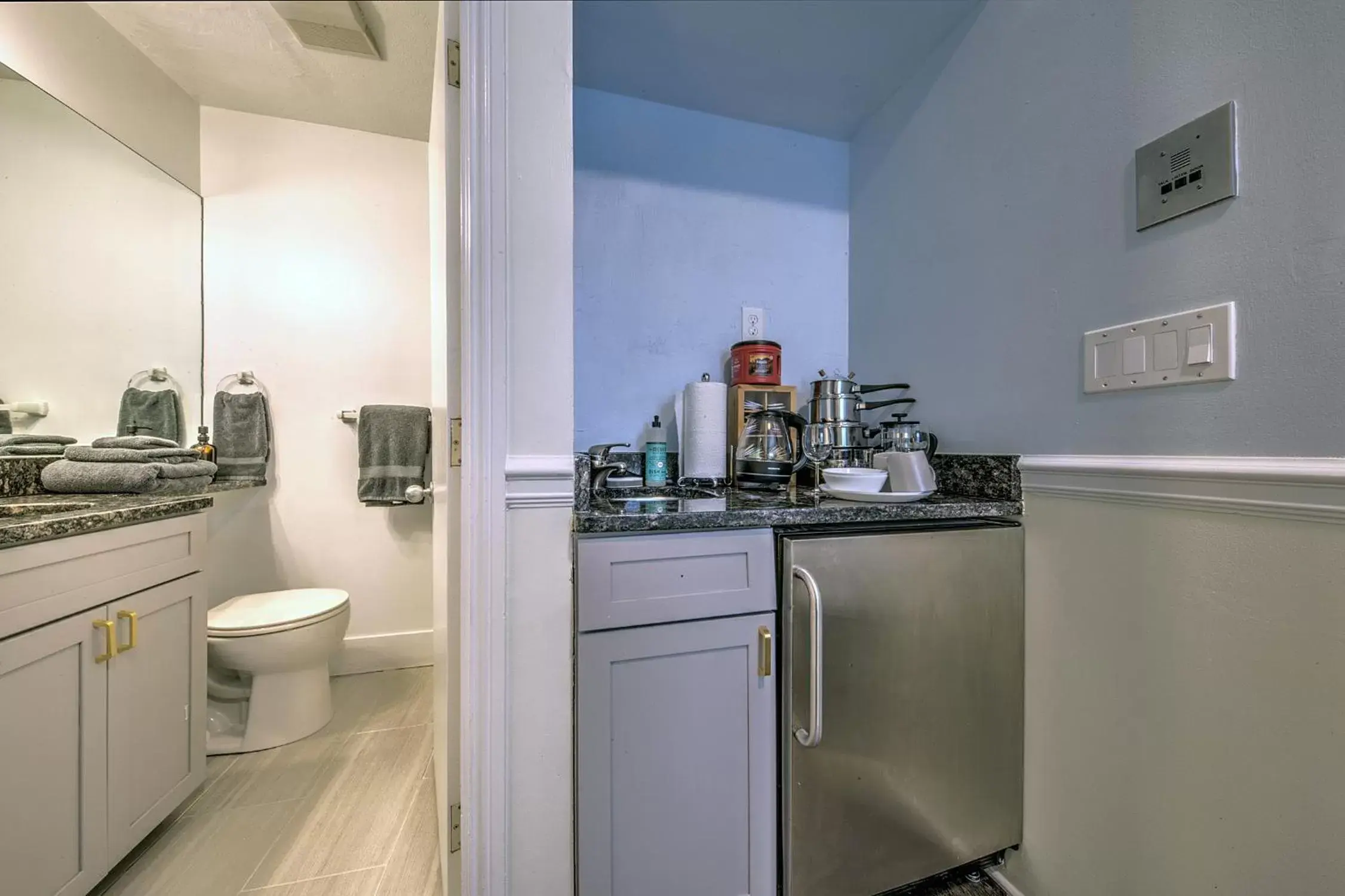 Bathroom, Kitchen/Kitchenette in Renu At Concord Sq