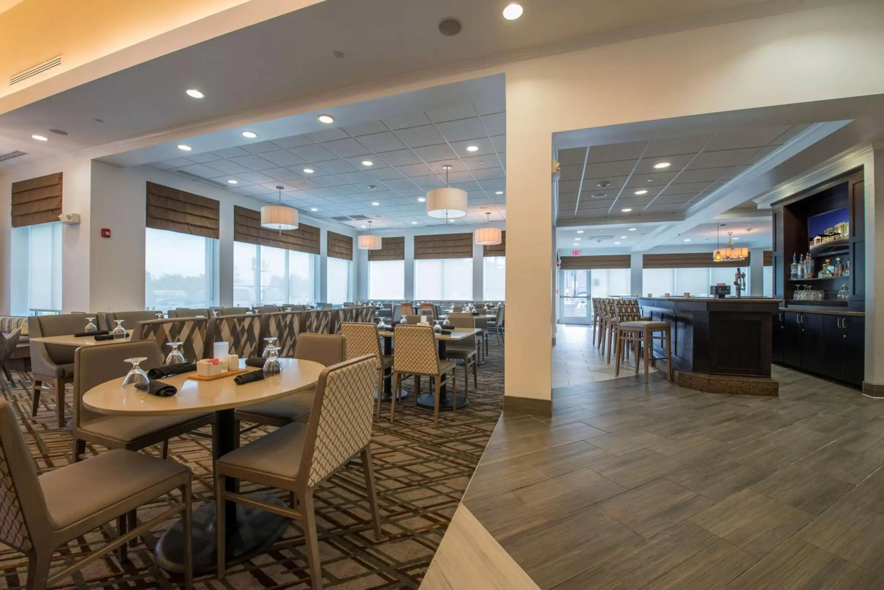Dining area, Restaurant/Places to Eat in Hilton Garden Inn Atlanta Airport North