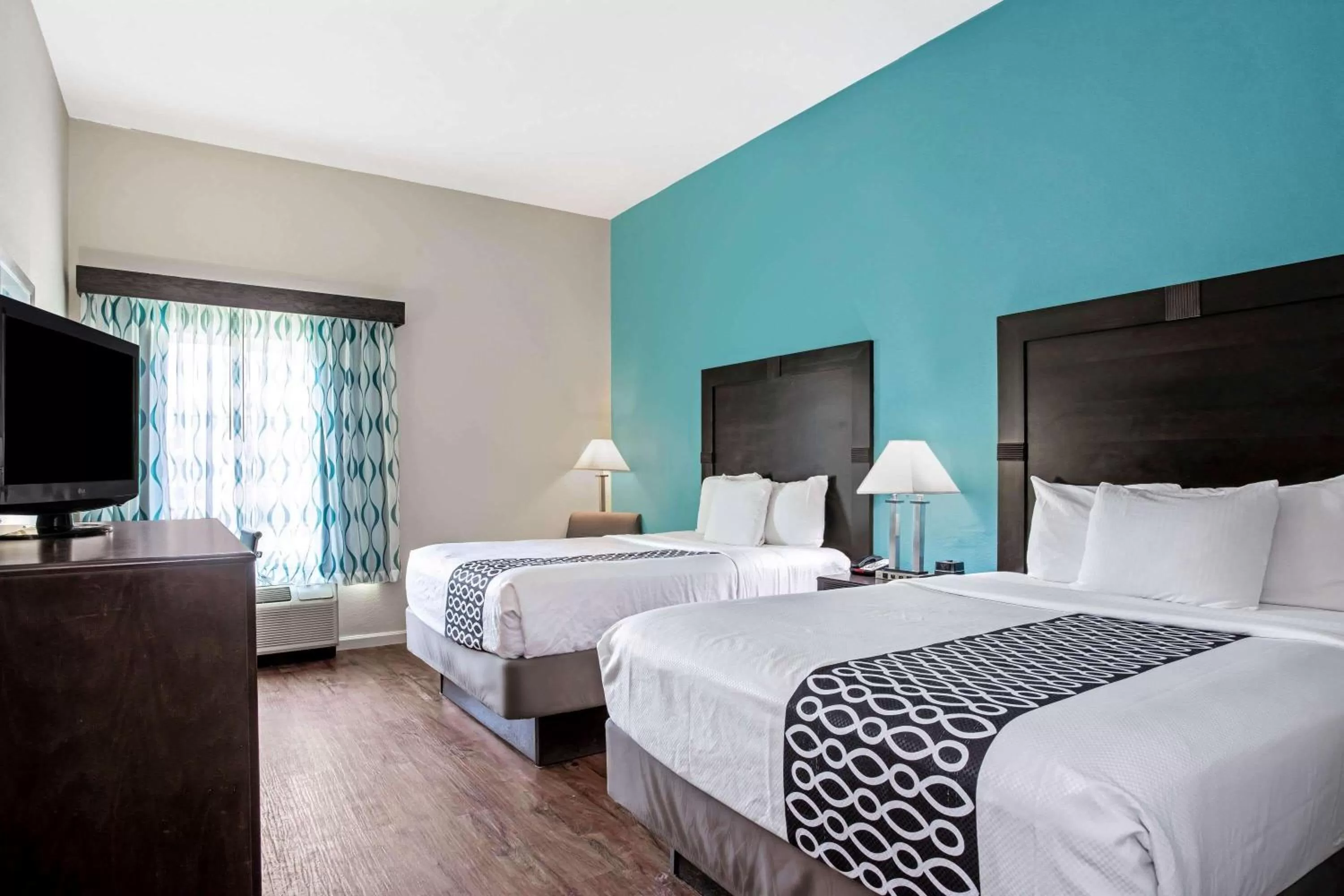 Photo of the whole room, Bed in La Quinta by Wyndham PCB Pier Park area