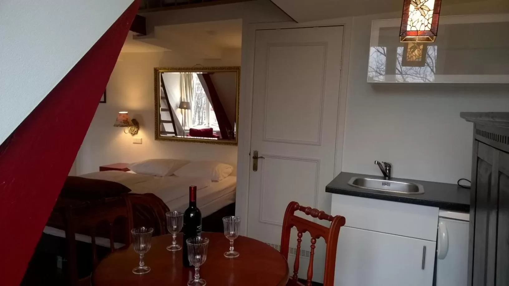 Dining area in Amsterdam House Hotel