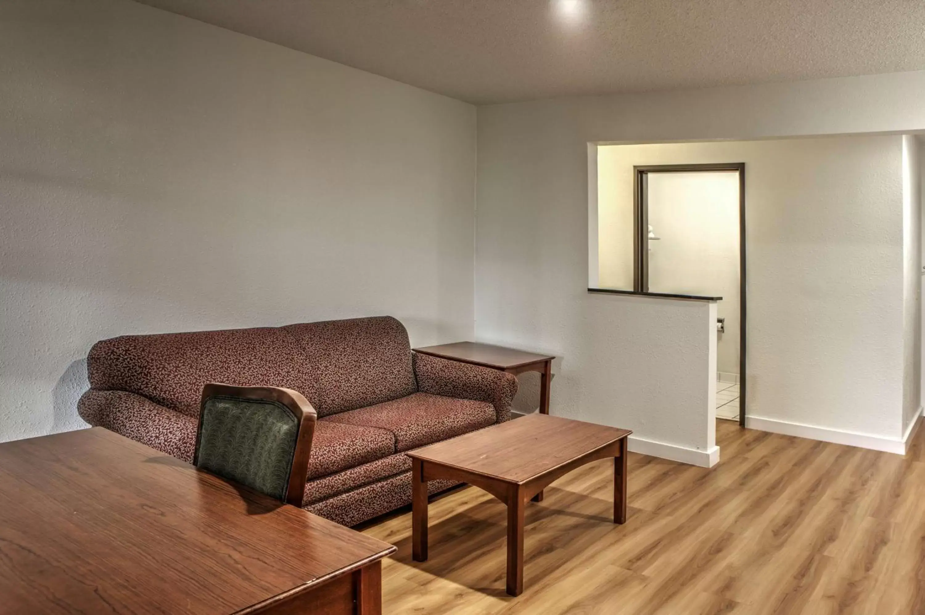 Photo of the whole room, Seating Area in Motel 6-Dallas, TX - Northwest