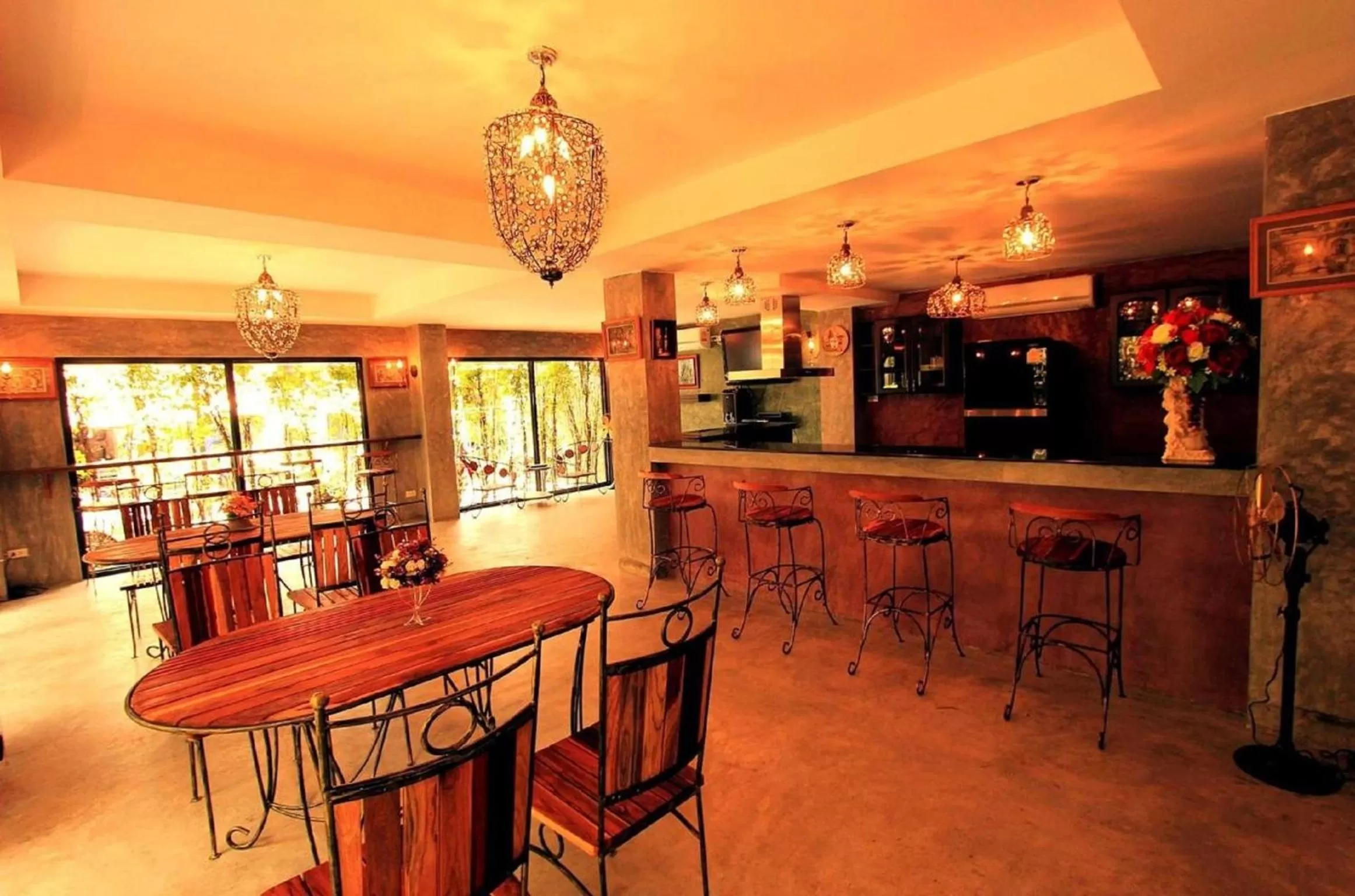 Restaurant/places to eat in G2 Boutique Hotel