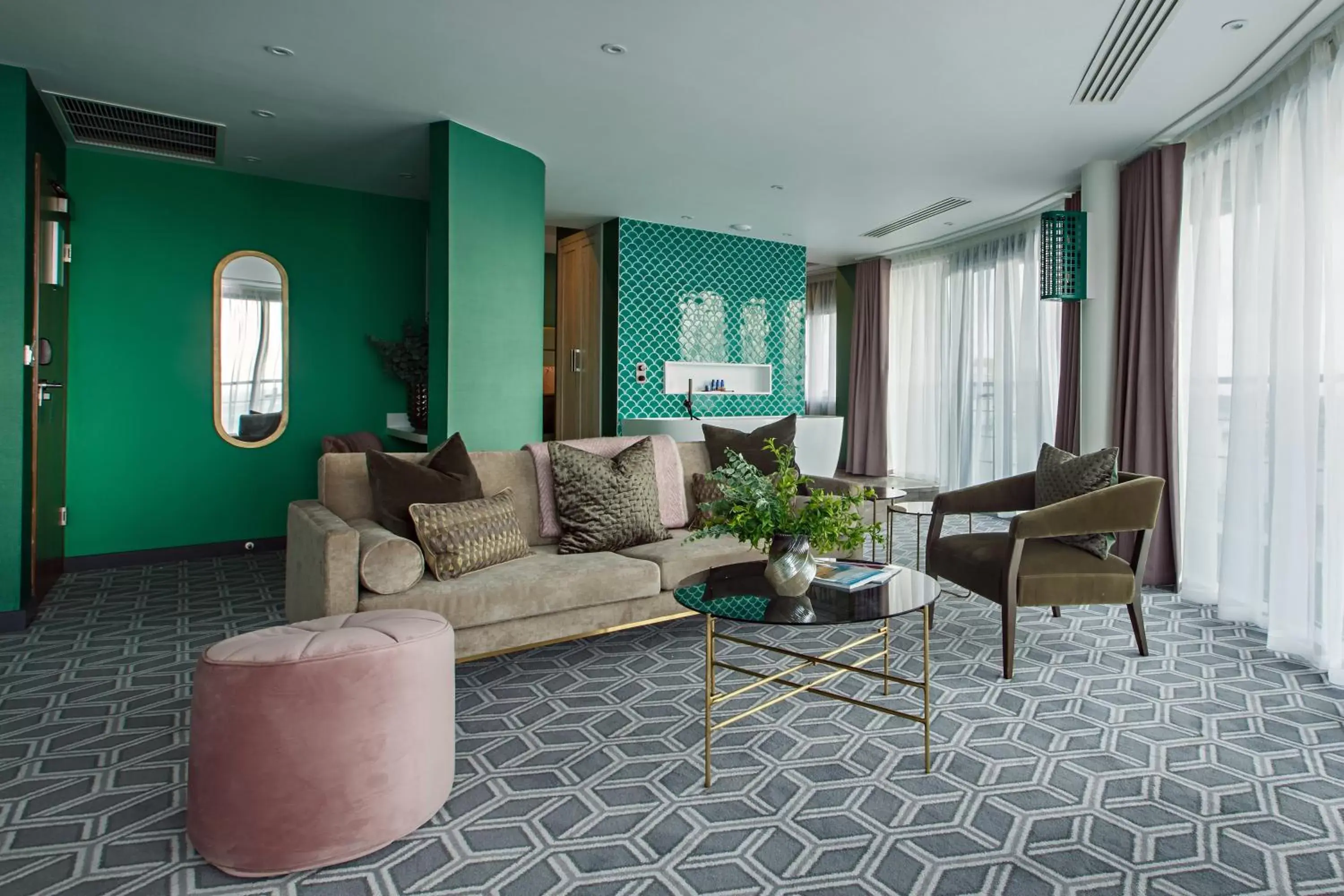 Living room, Seating Area in Waterfront Southport Hotel