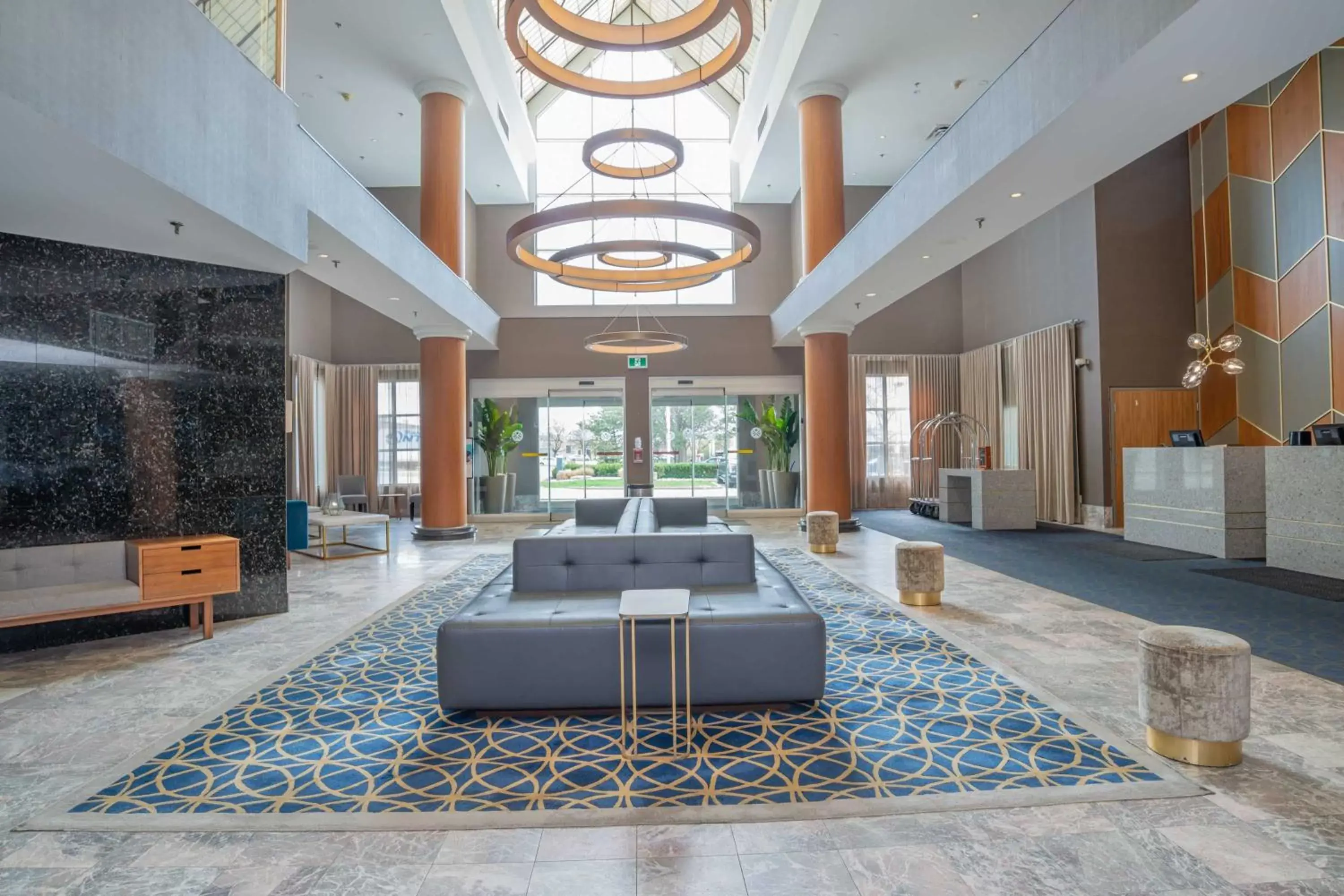 Lobby or reception in Sandman Signature Mississauga Hotel