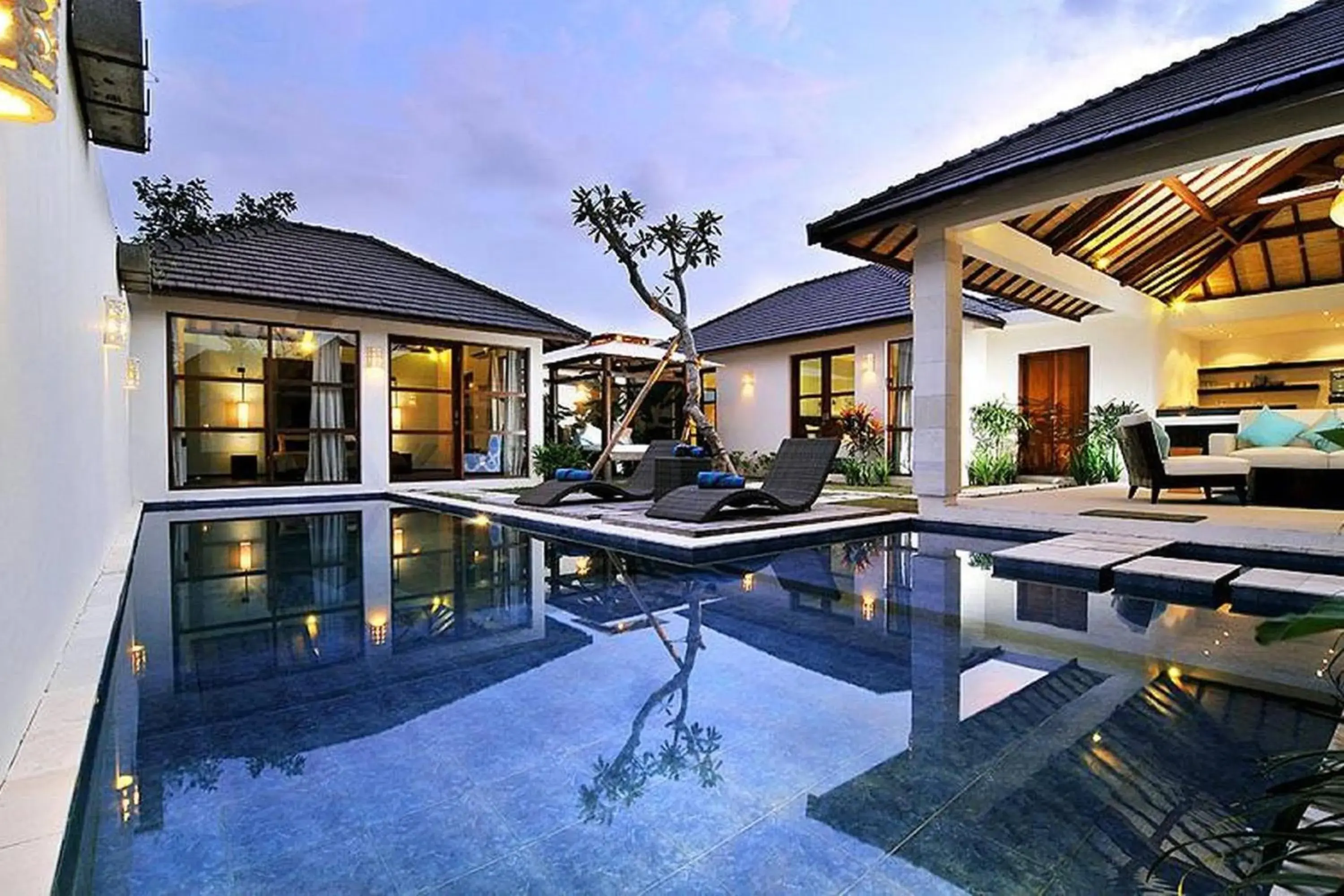 Property building, Swimming Pool in Arama Riverside Villas