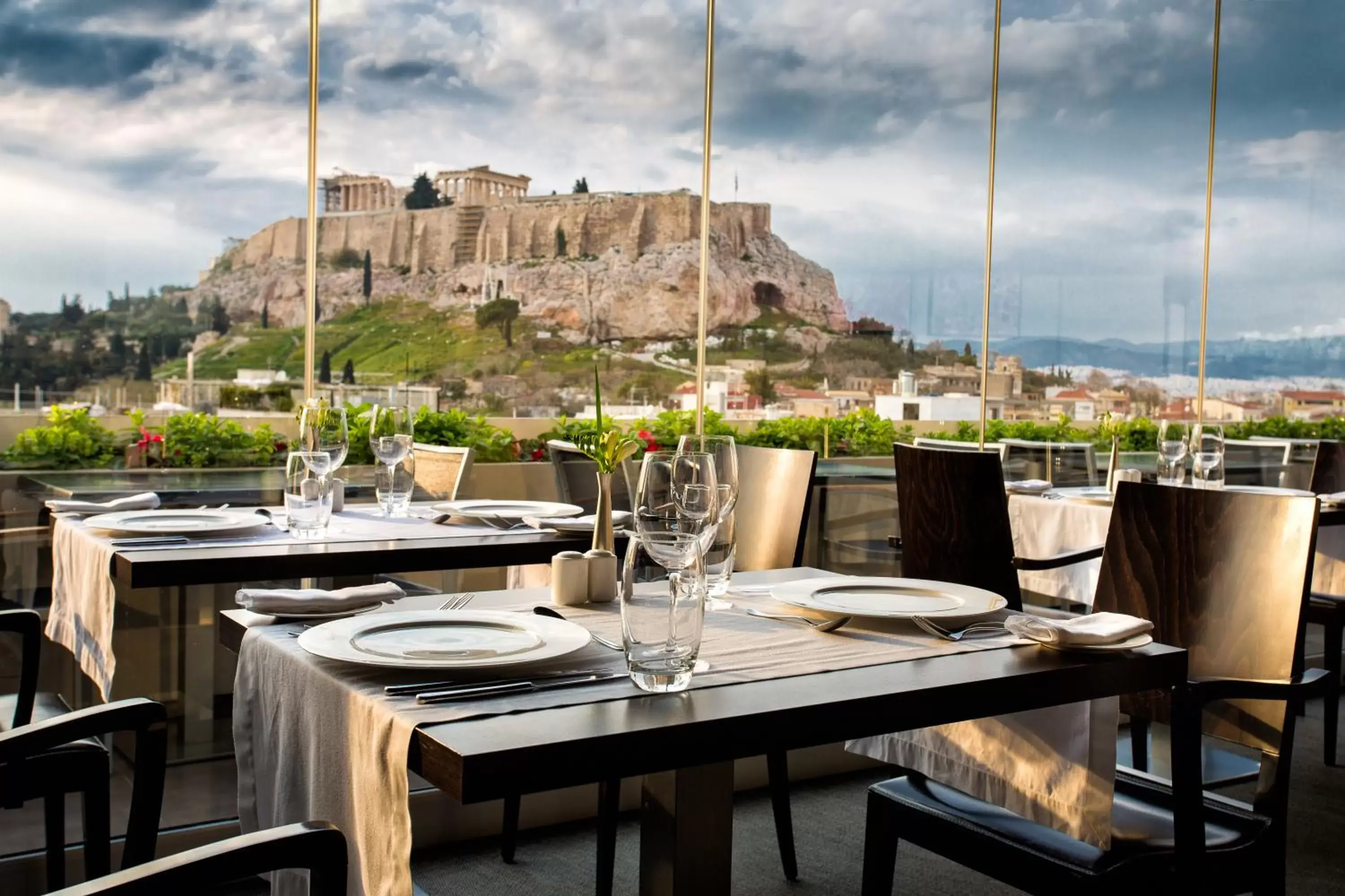 Restaurant/Places to Eat in The Athens Gate Hotel