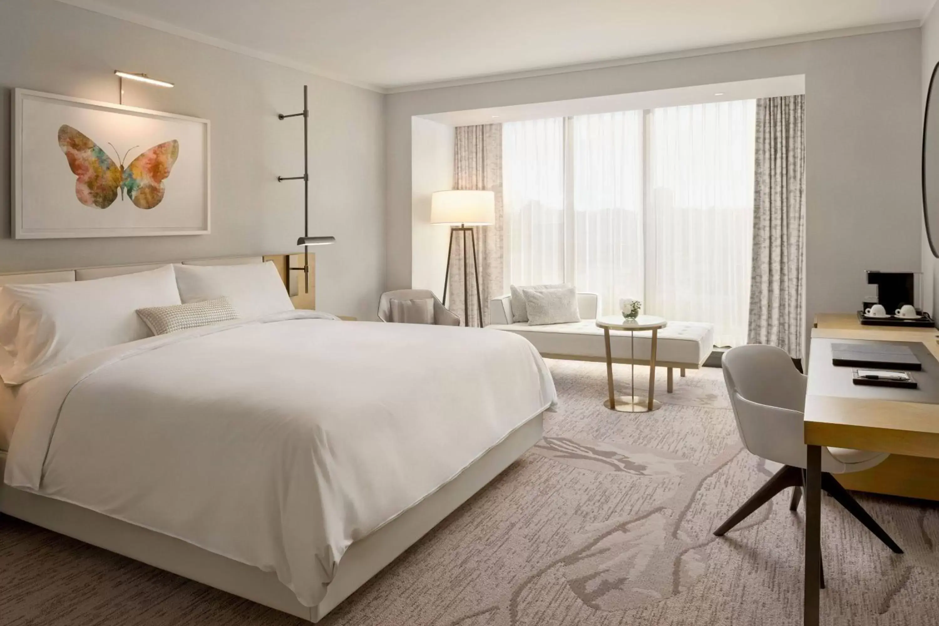 King Guest Room in JW Marriott Parq Vancouver King Guest Room in JW Marriott Parq Vancouver