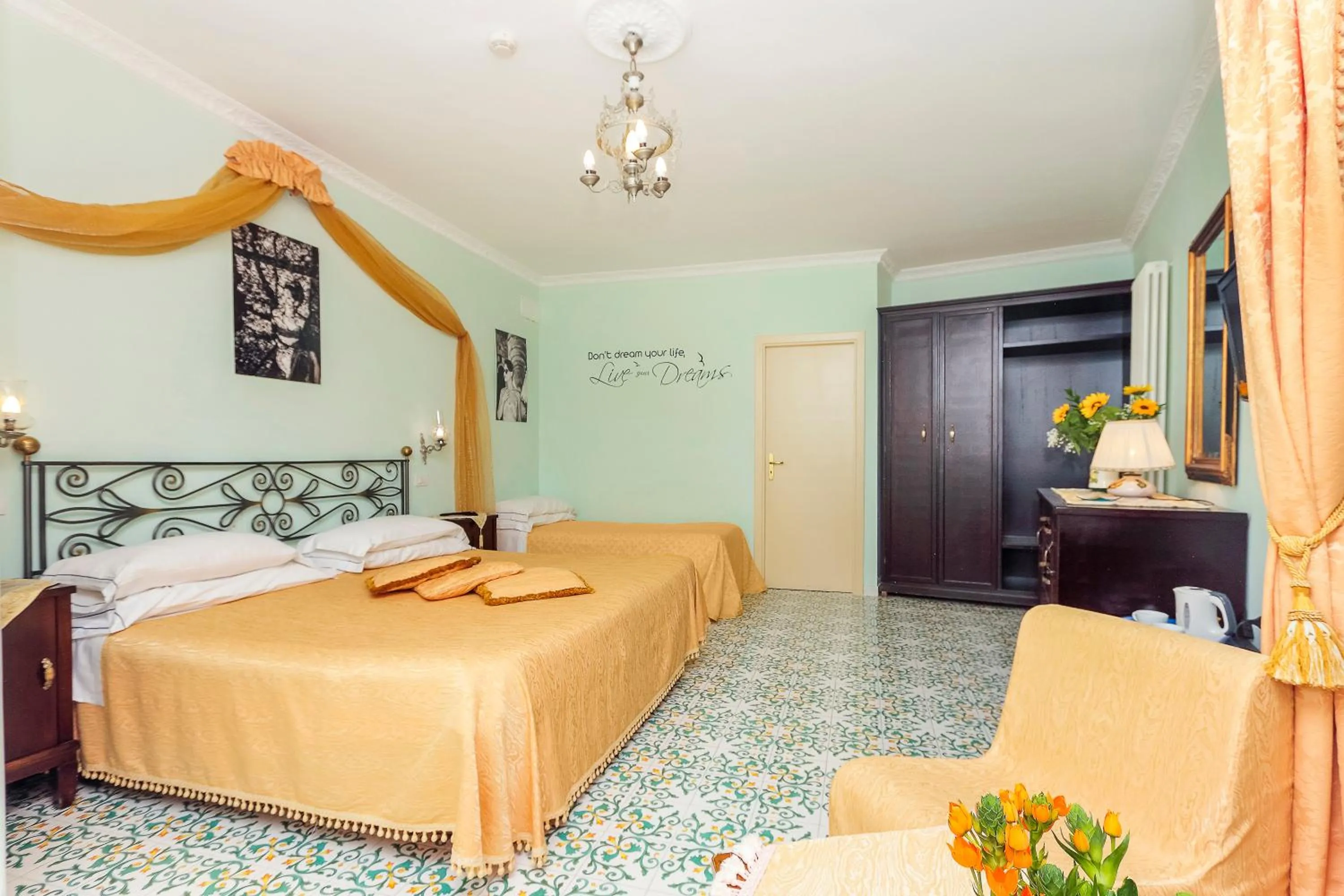 Bedroom, Bed in Hotel Bonadies