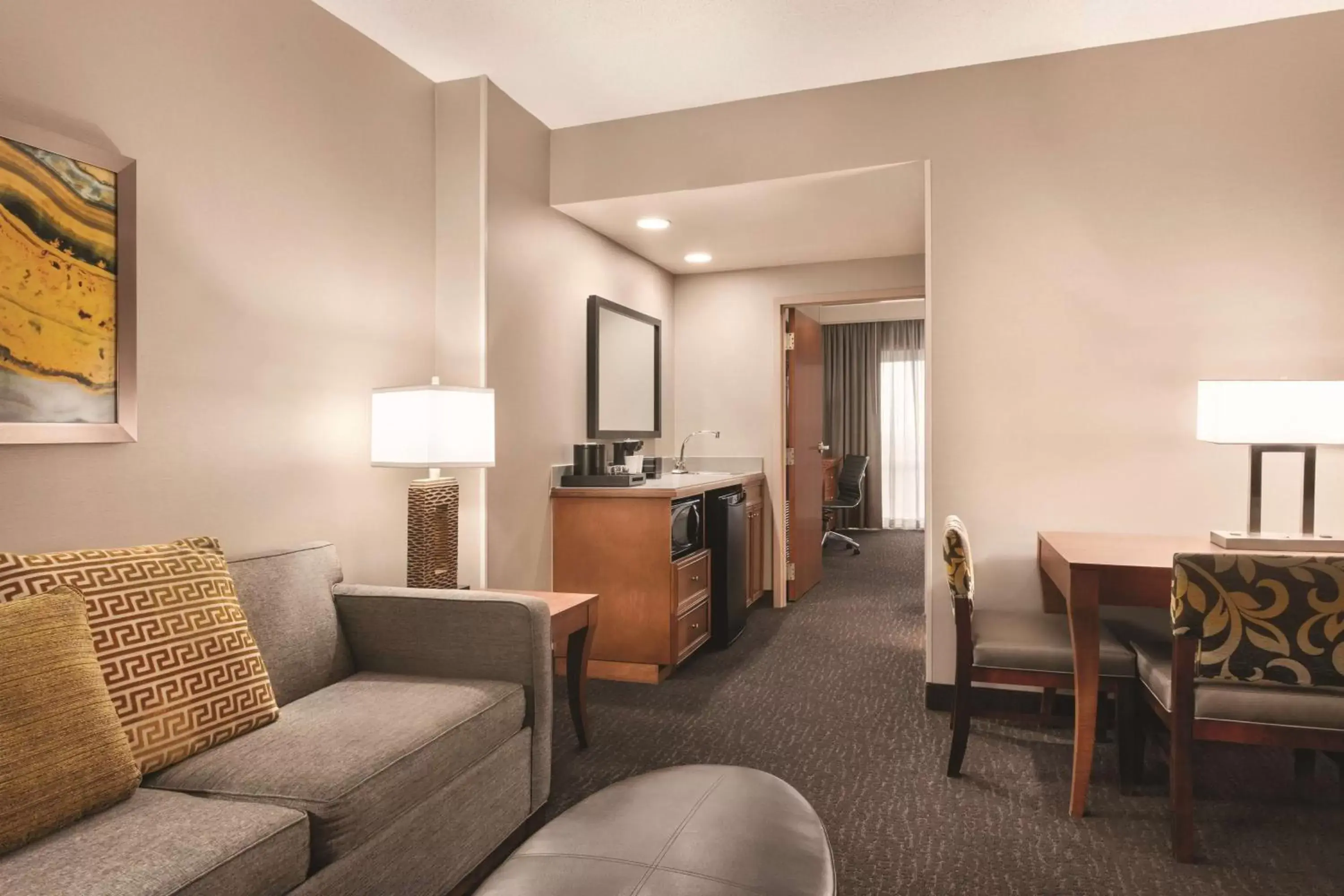 Bedroom, Seating Area in Embassy Suites by Hilton Nashville South Cool Springs