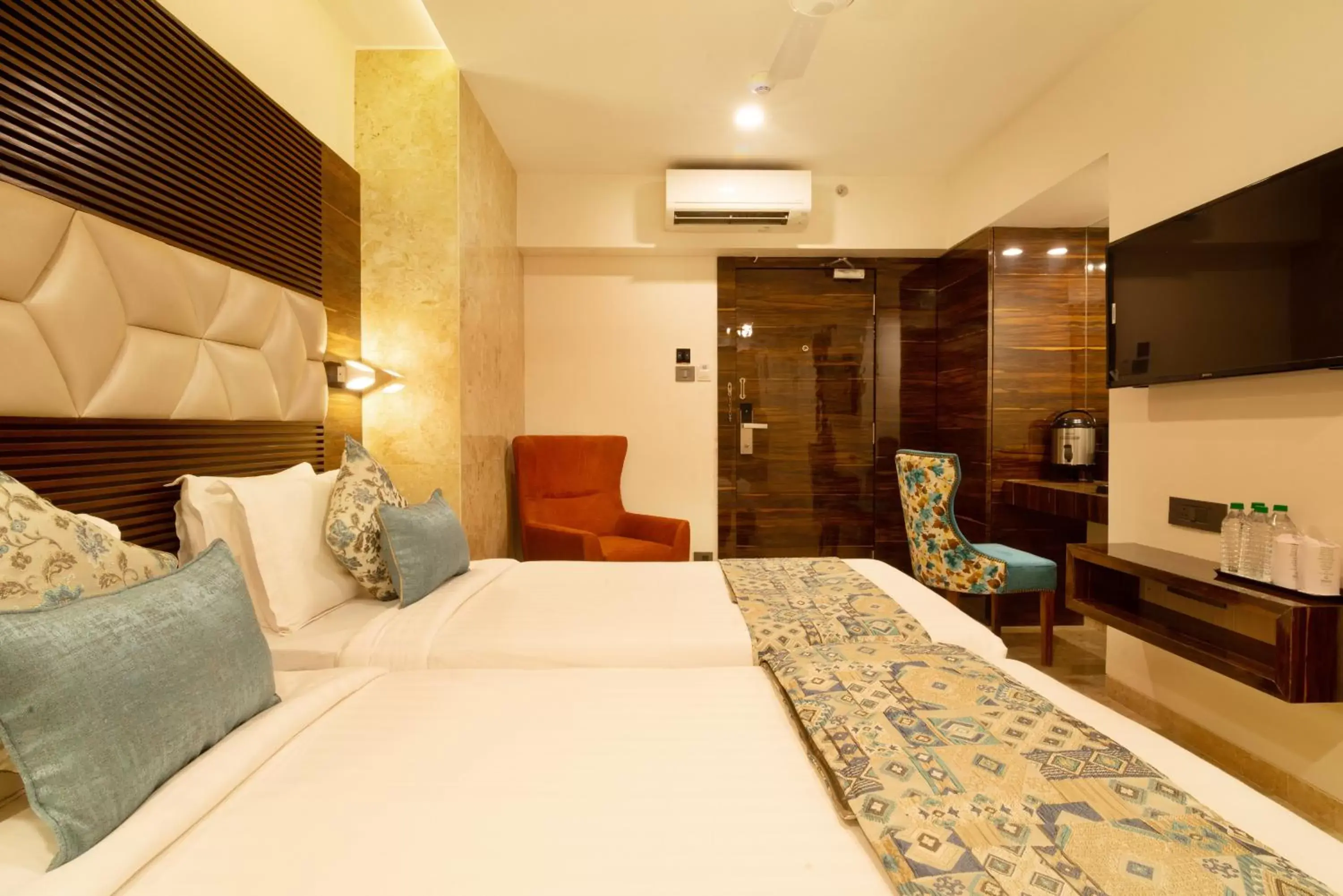 Bed in Hotel Auris & Banquets, Mumbai International Airport Bed in Hotel Auris & Banquets, Mumbai International Airport