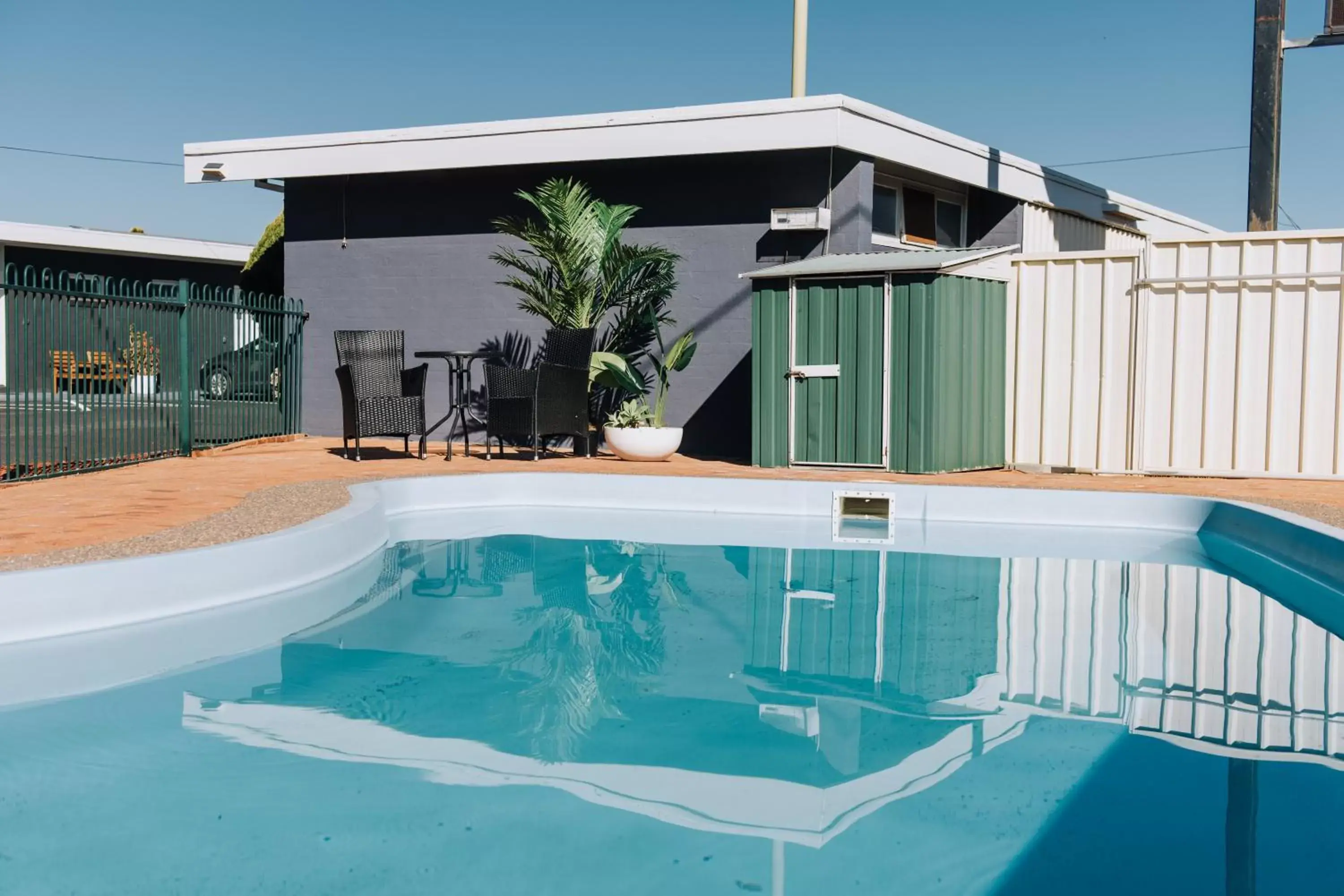 Property building, Swimming Pool in Tamworth City Motel