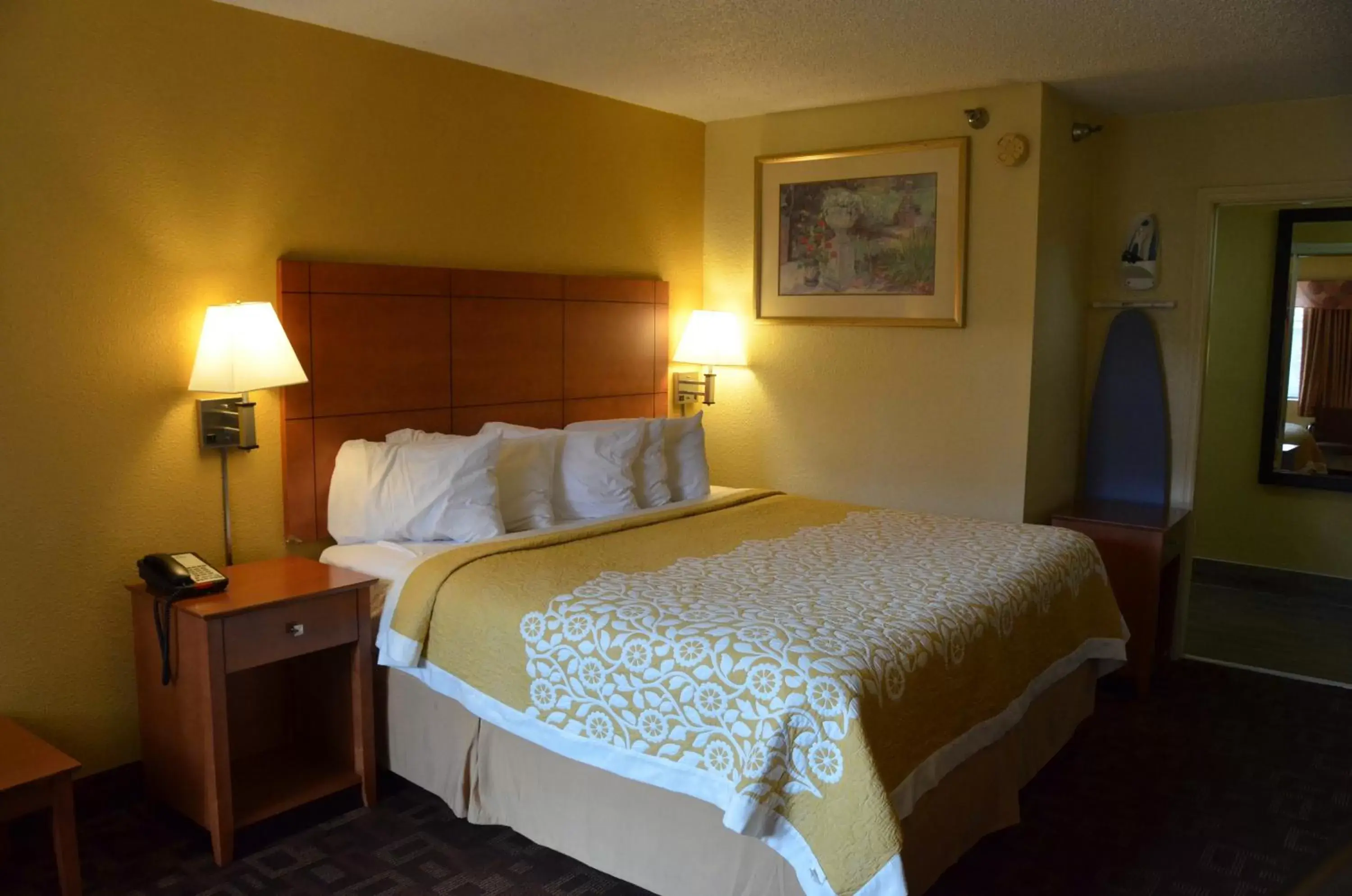 Bedroom, Bed in Days Inn by Wyndham Airport Nashville East