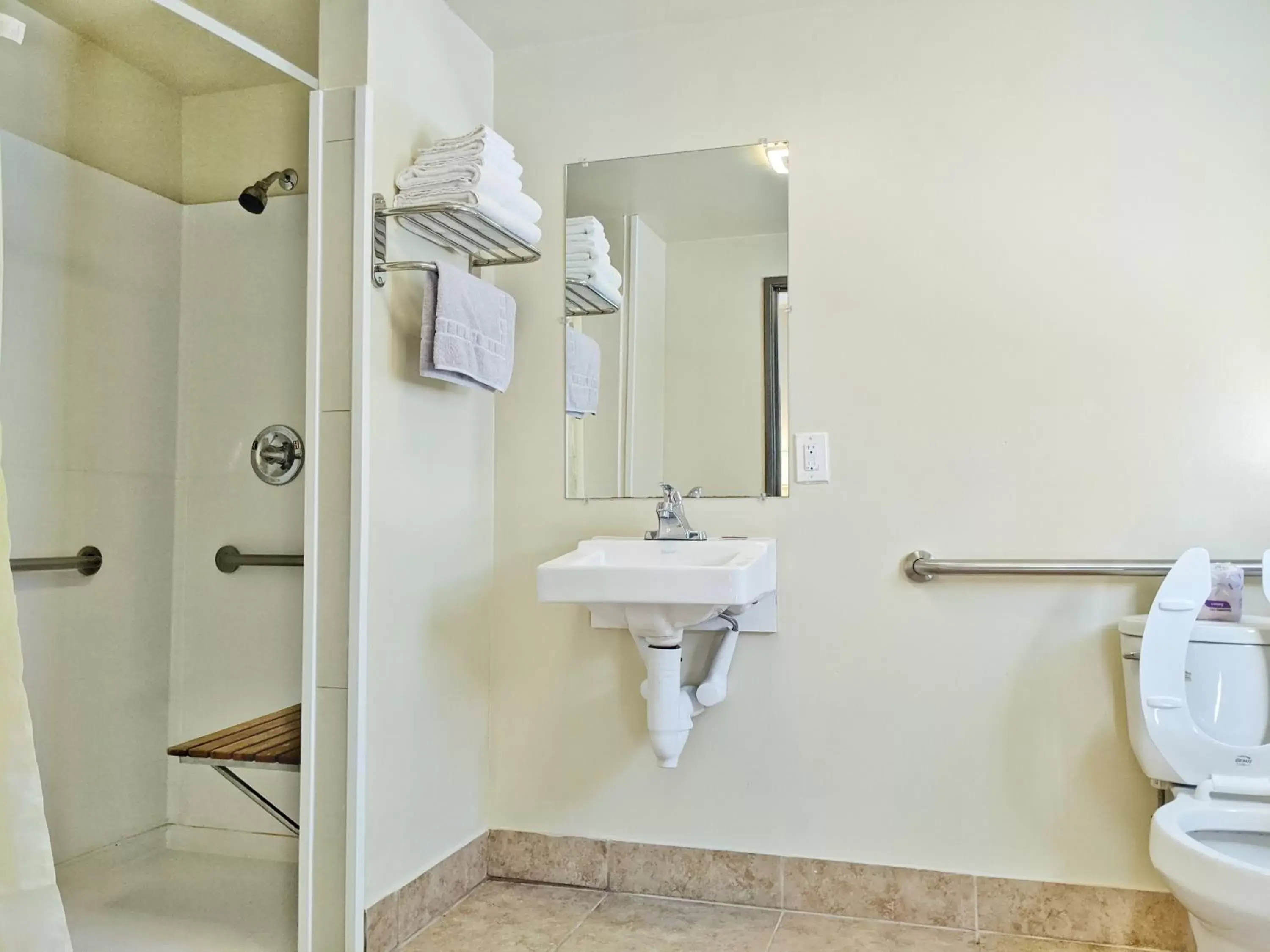 Bathroom in Anchor Pointe Inn