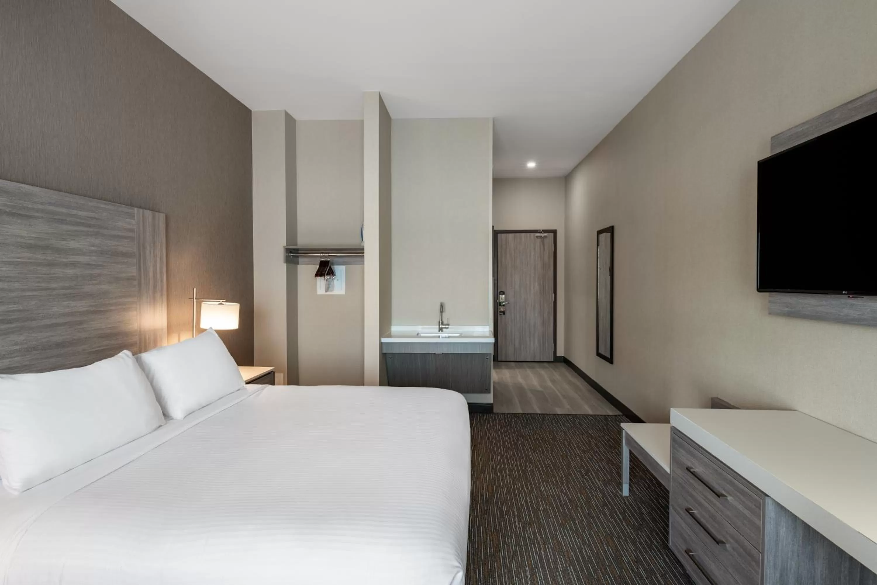 Bed in Wingate by Wyndham Kanata West Ottawa