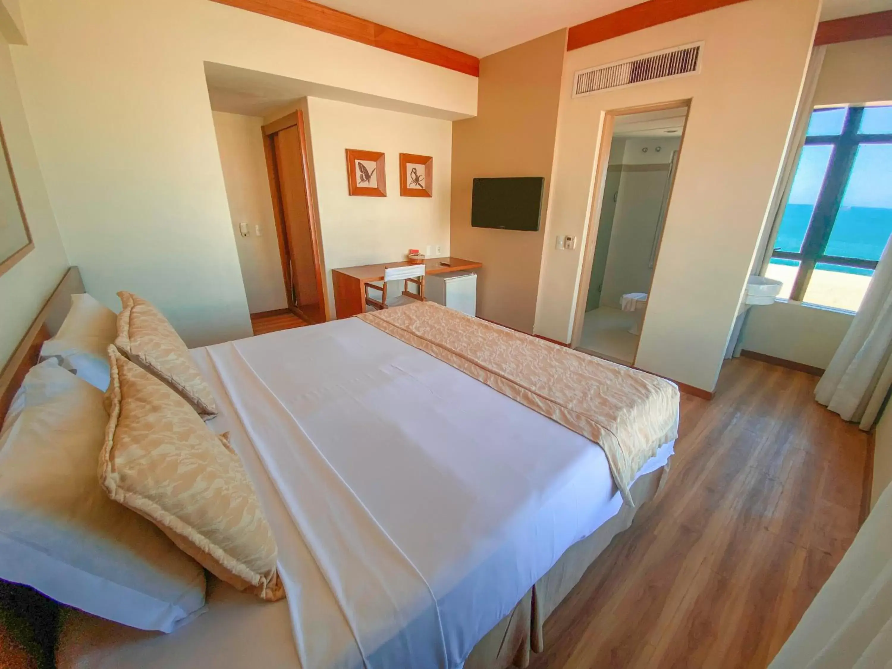 Bedroom, Bed in Magna Praia Hotel Bedroom, Bed in Magna Praia Hotel