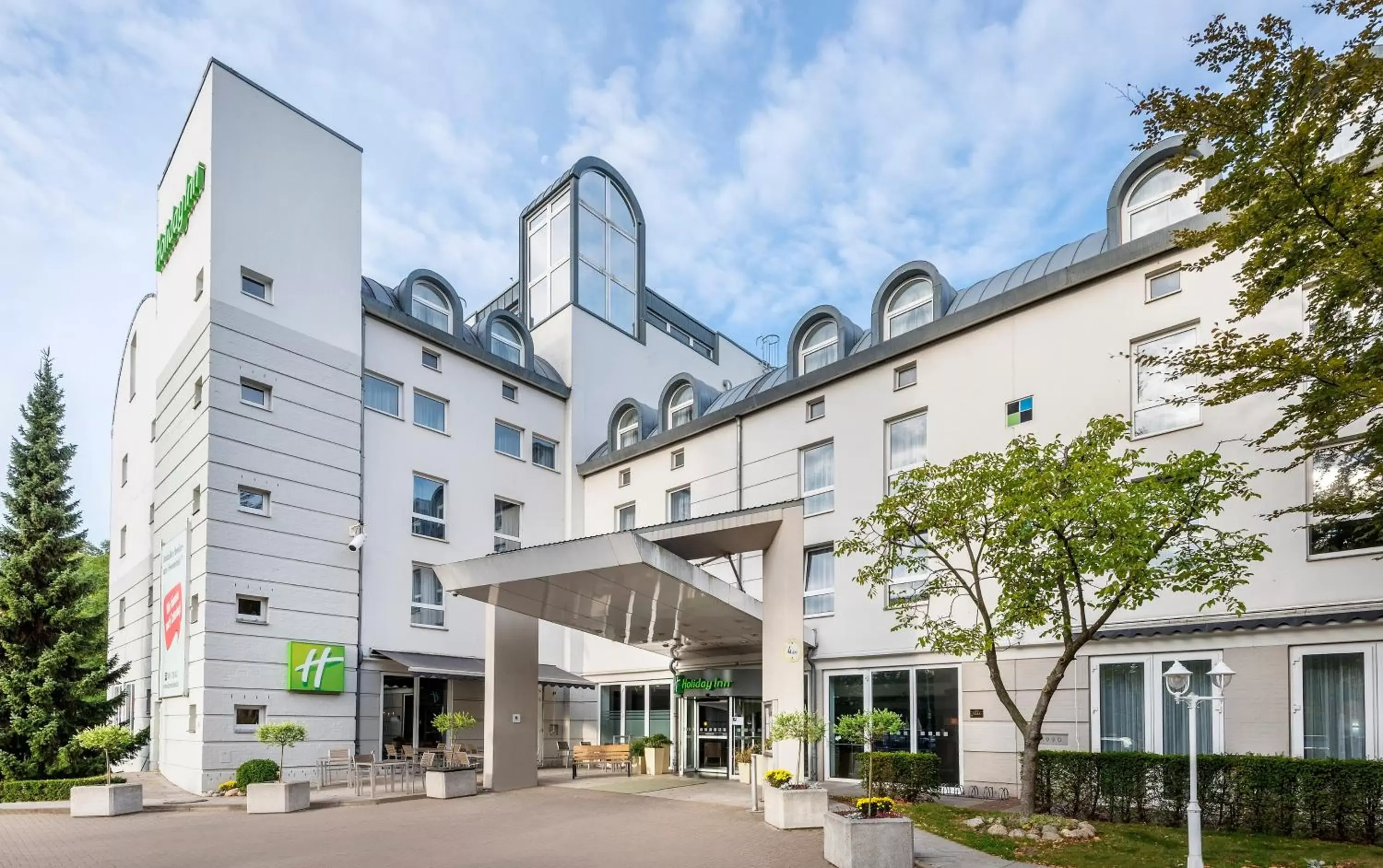 Property Building in Holiday Inn Lübeck, an IHG Hotel