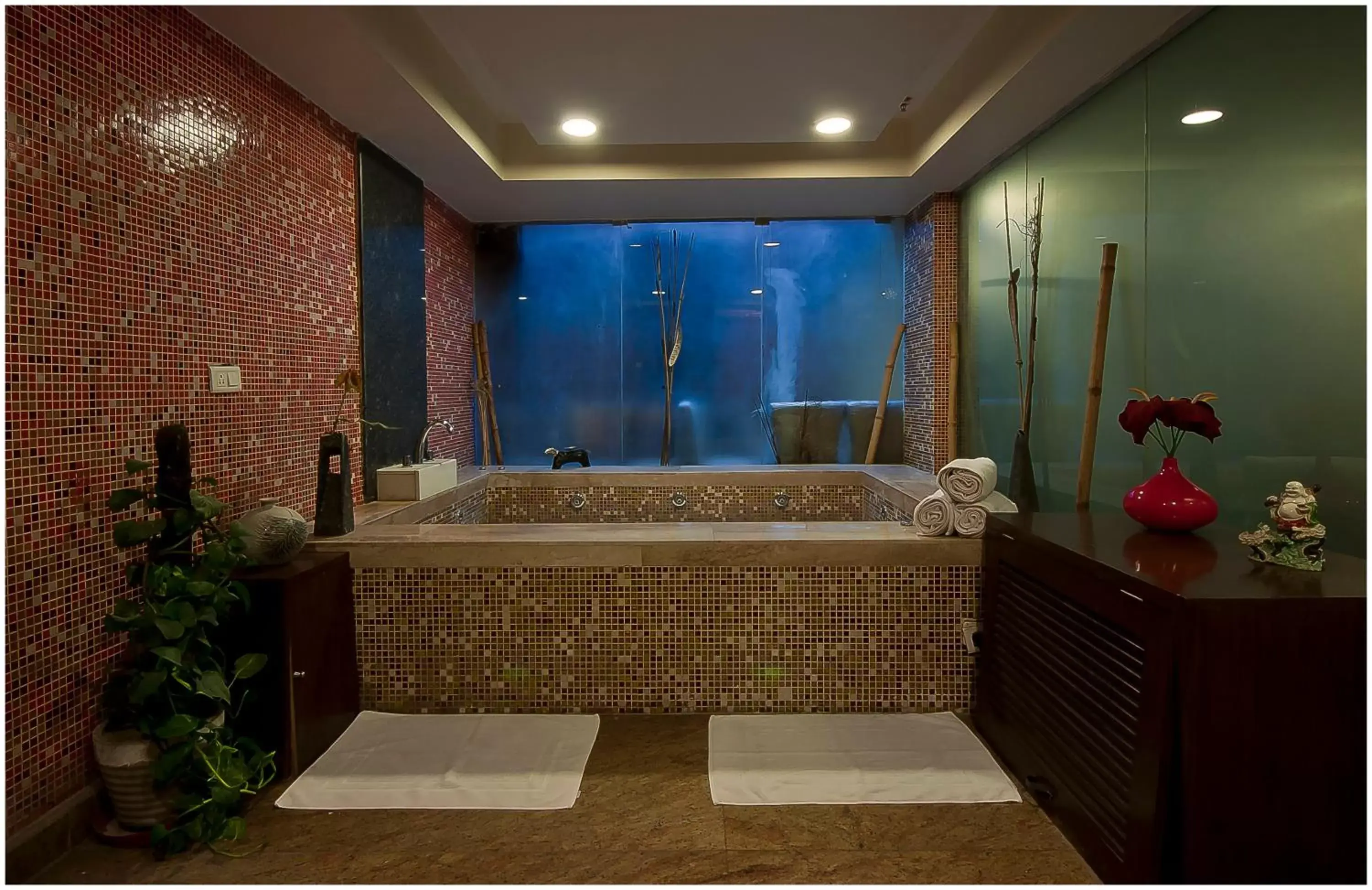 Spa and wellness centre/facilities, Bathroom in Hotel Aura