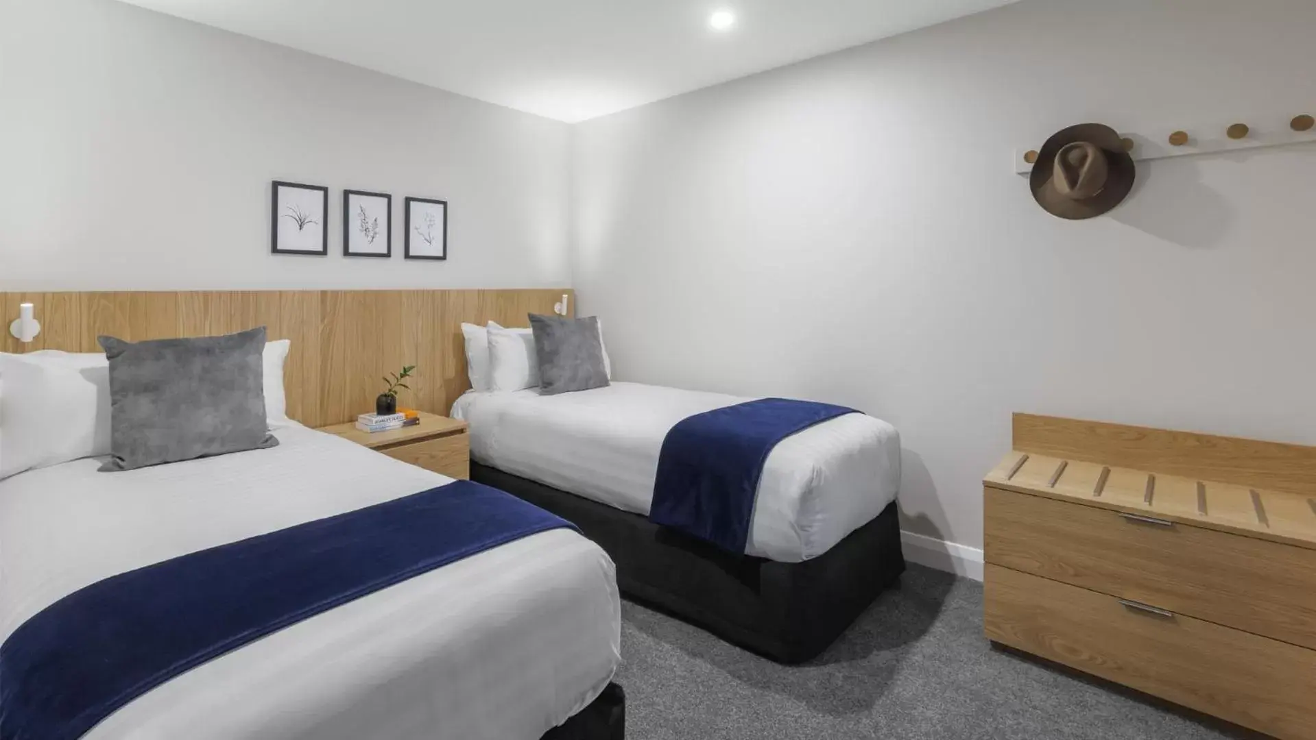 Bed in Oaks Queenstown Shores Resort