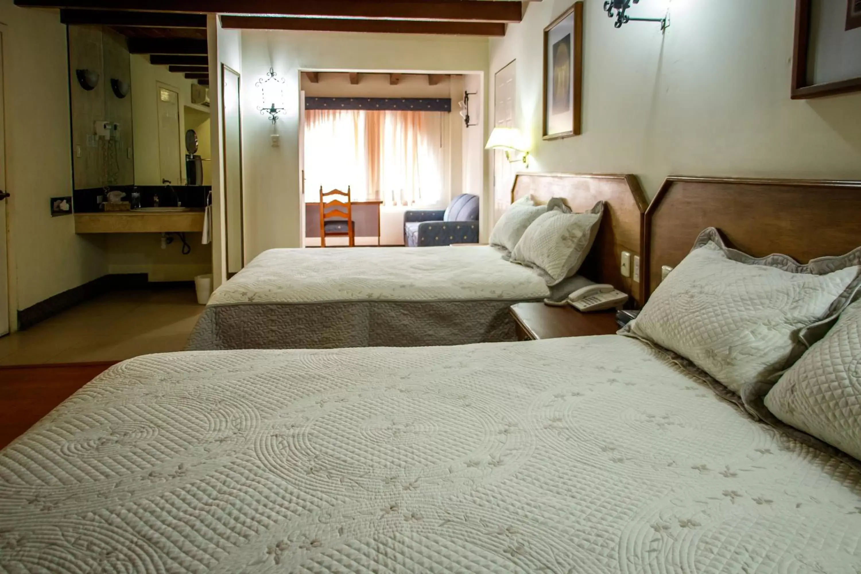 Bathroom, Bed in Hotel Posada Vista Bella