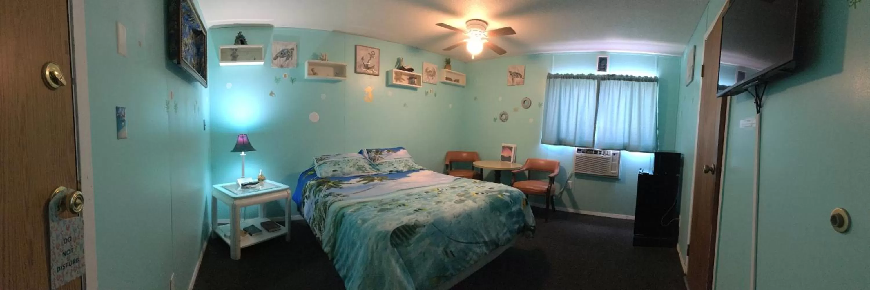 Bed in Sunset View Inn L.L.C