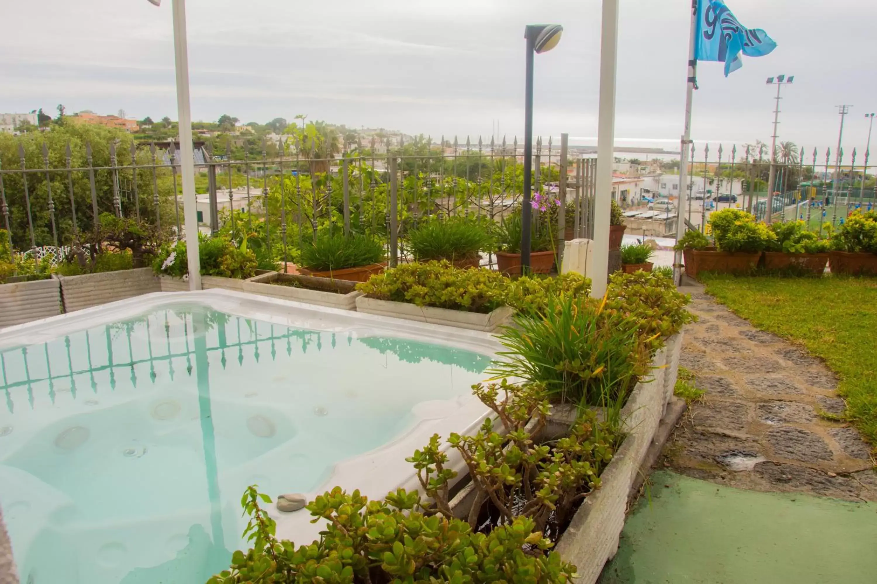 Hot Tub in Hotel Villa Mena