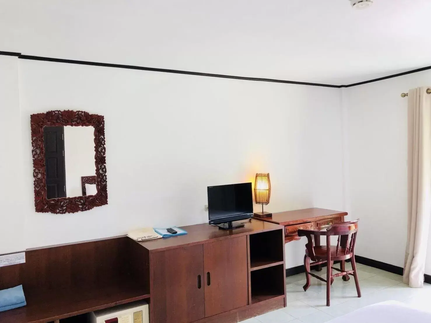 TV and multimedia, TV/Entertainment Center in Dolphin Bay Beach Resort