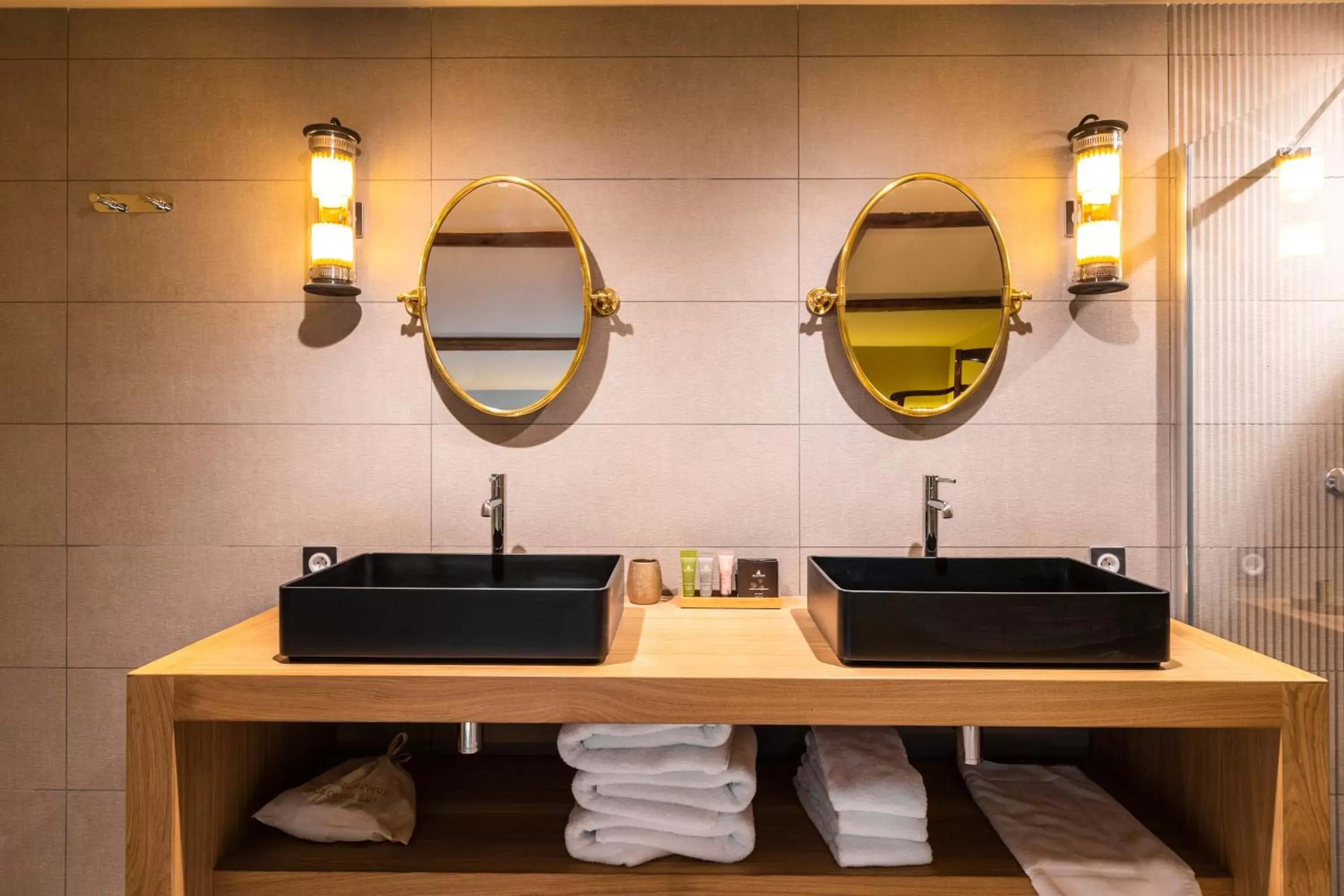 Bathroom in Hotel Clos Castel