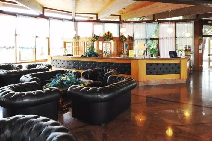 Photo of the whole room, Lounge/Bar in Hotel Royal