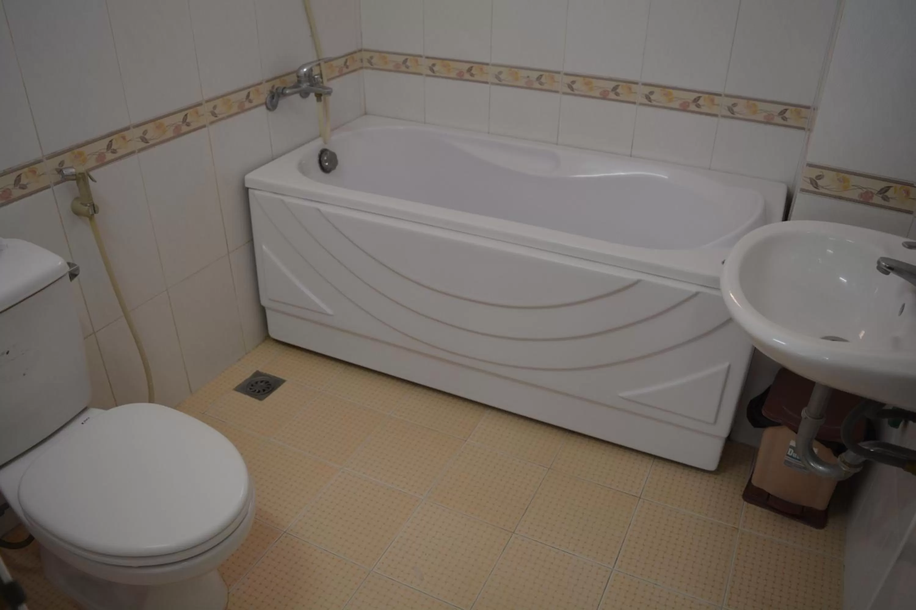 Hot Tub, Bathroom in Hoang Cuong Hotel