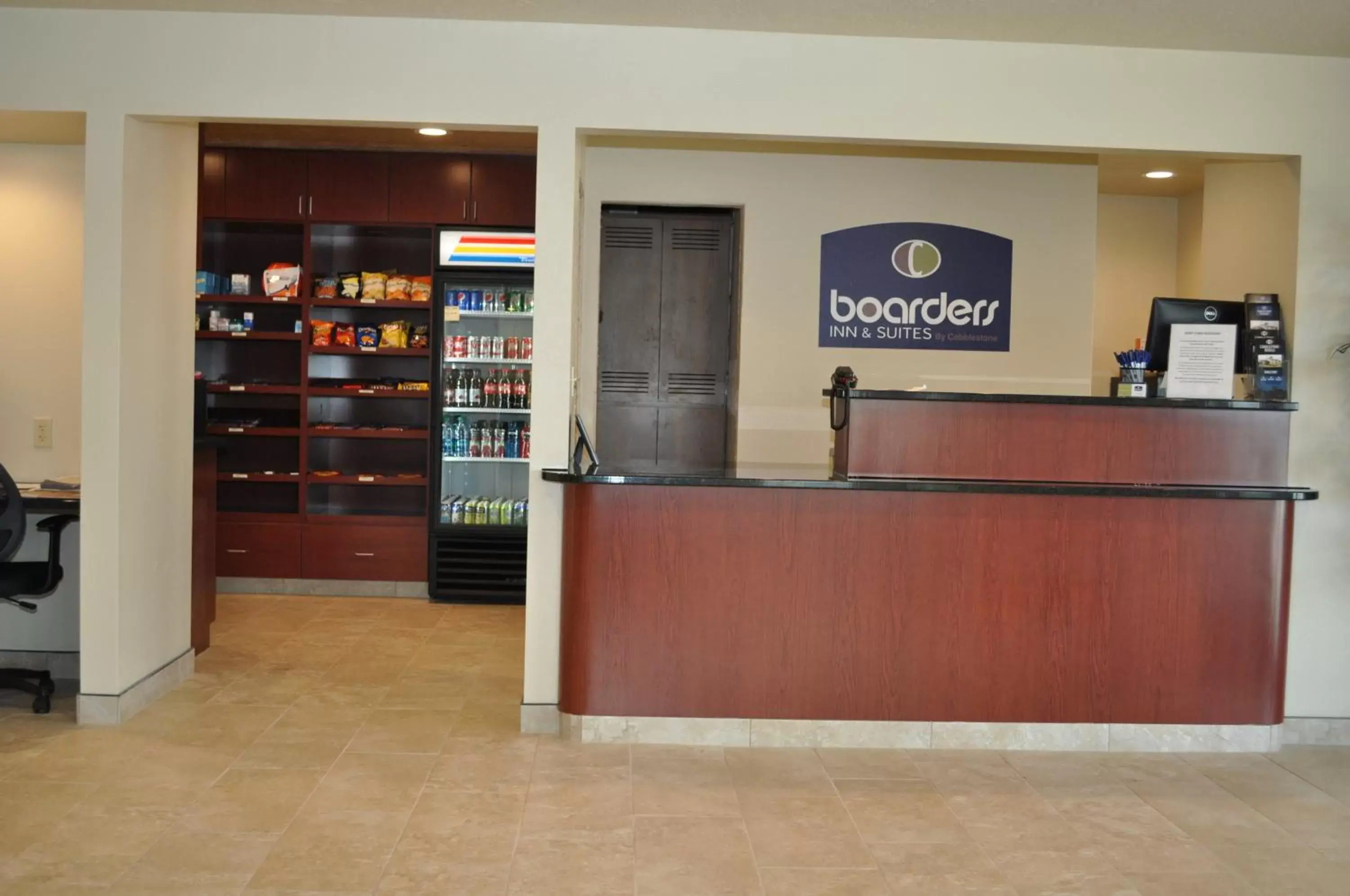 Lobby or reception in Boarders Inn & Suites by Cobblestone Hotels - Broken Bow
