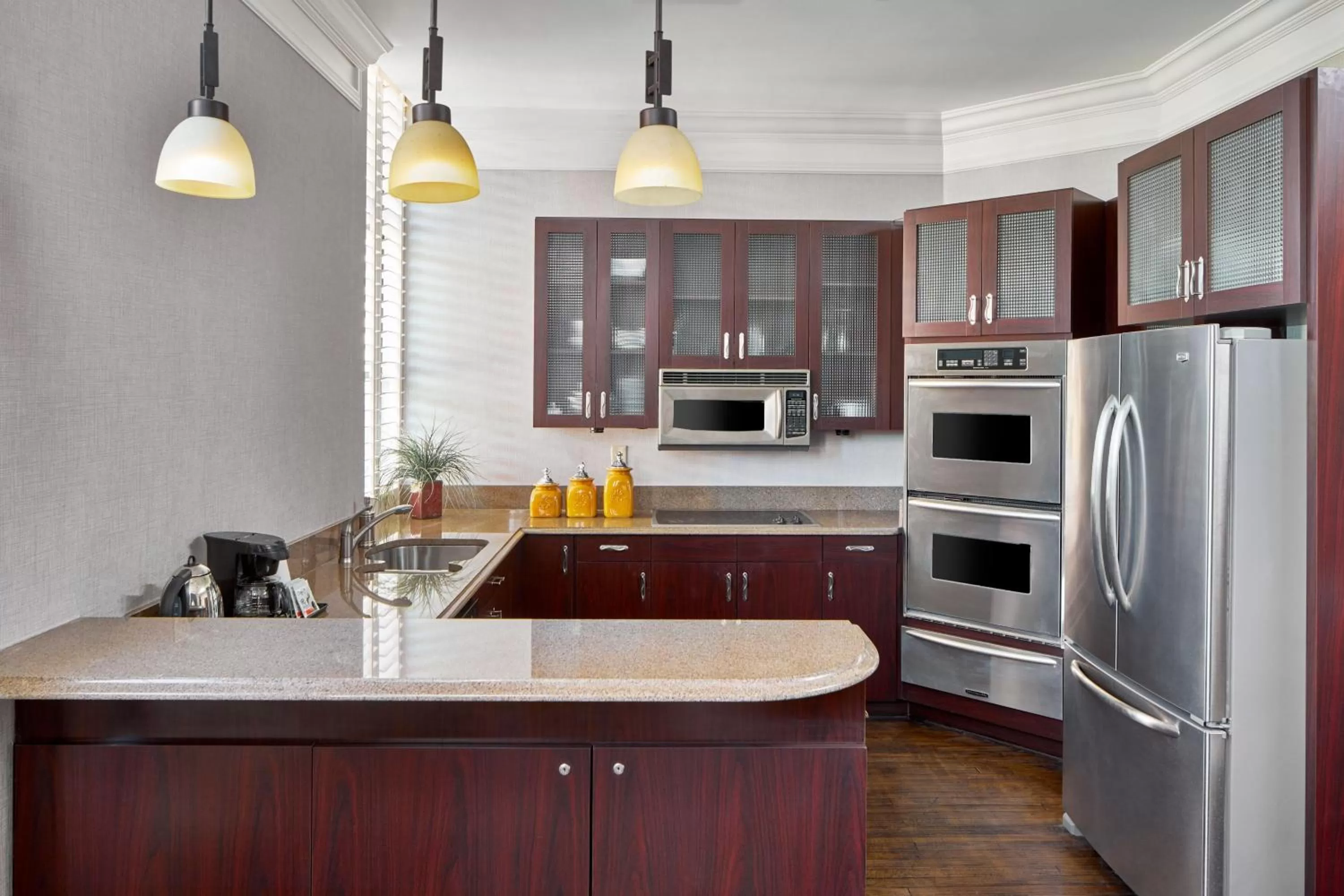 Kitchen or kitchenette in SpringHill Suites Memphis Downtown